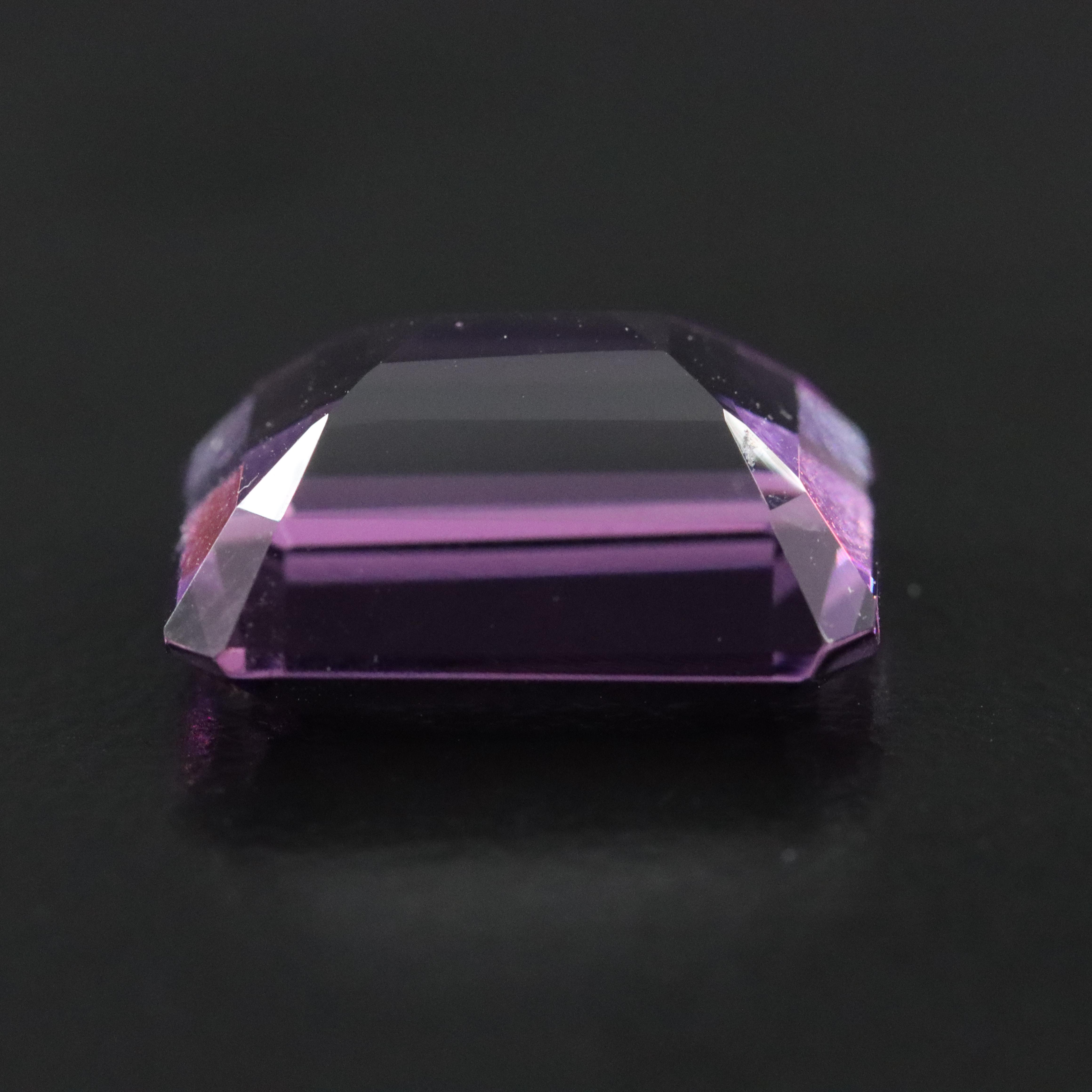 Loose 8.53 CT Glass