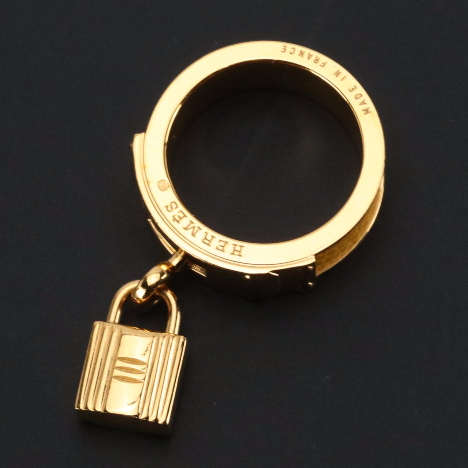 Hermès Yellow Leather Kelly Cadena Scarf Ring in Box