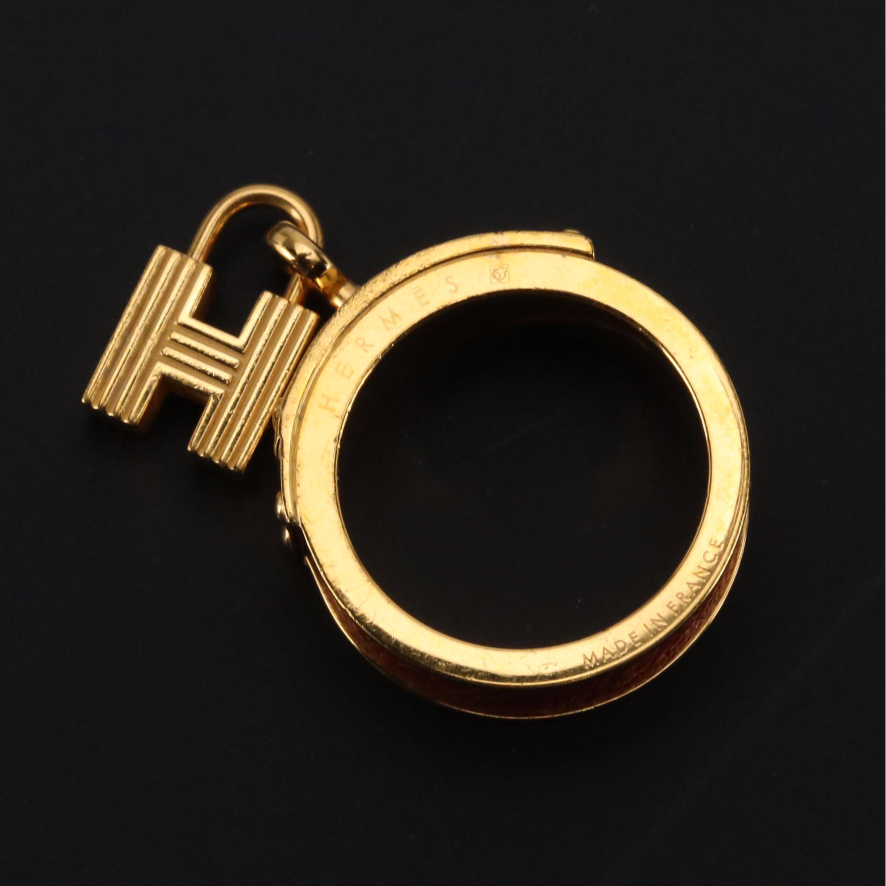 Hermès Maroon Leather Kelly Cadena Scarf Ring