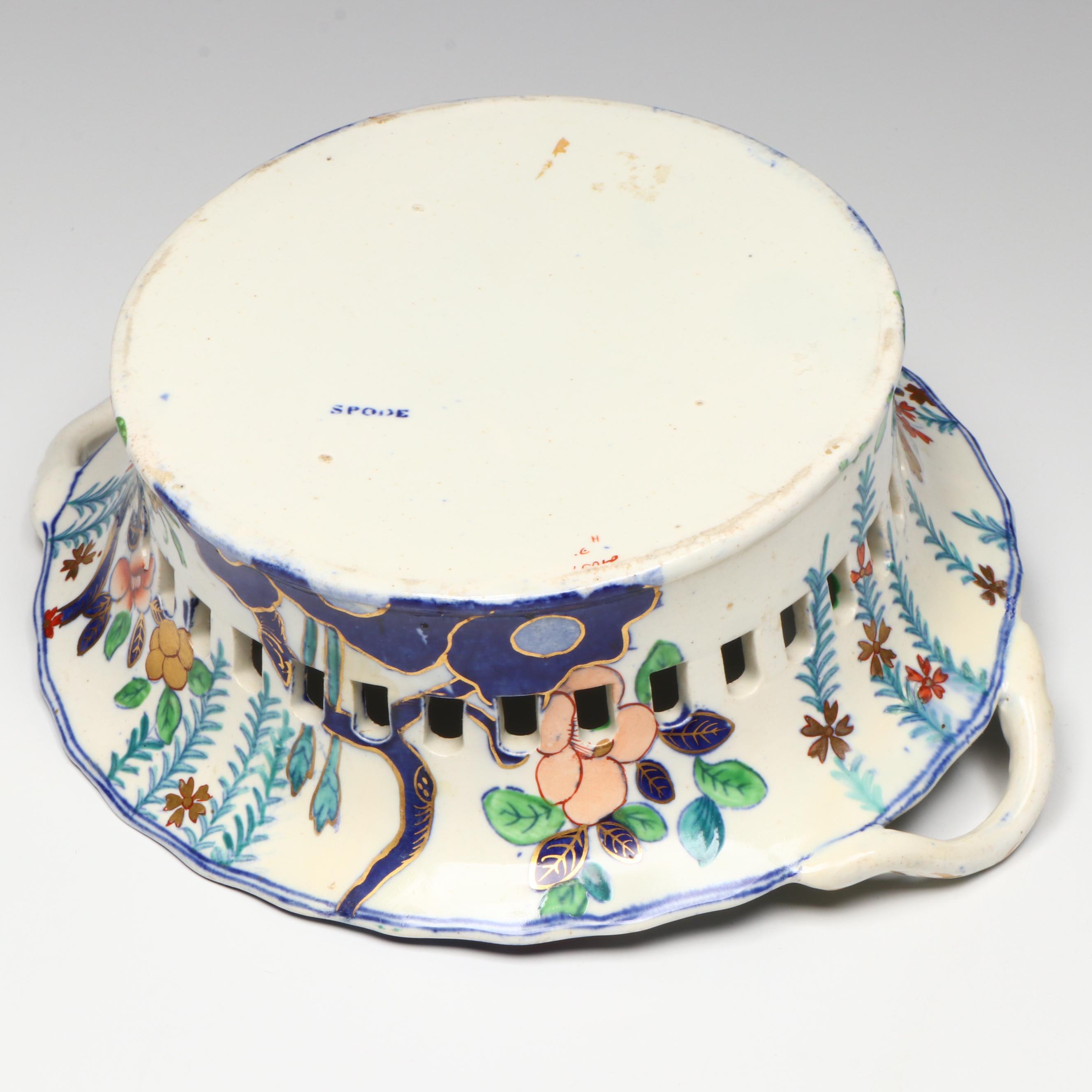 Spode Imari Reticulated Porcelain Chestnut Basket, Early 19th Century