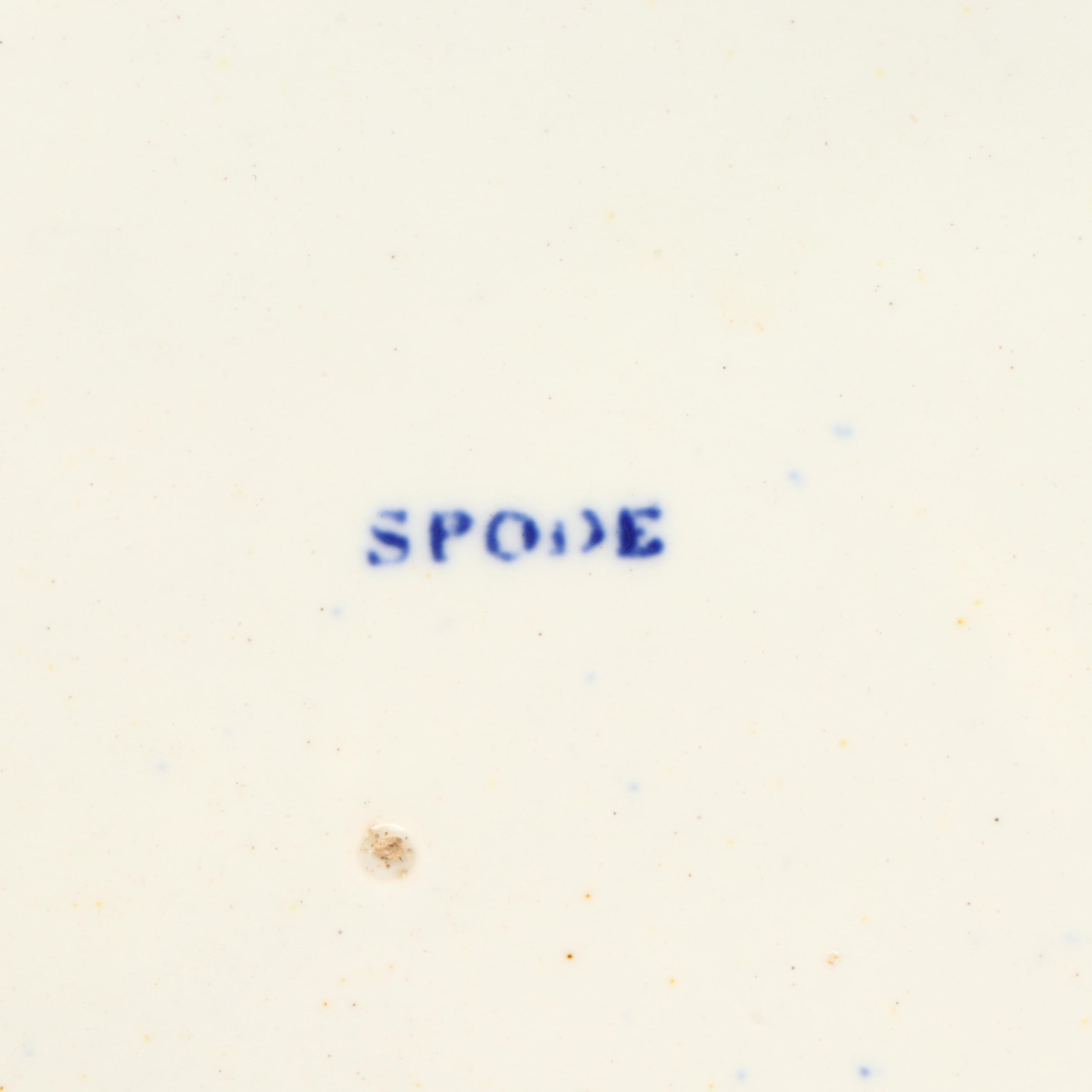 Spode Imari Reticulated Porcelain Chestnut Basket, Early 19th Century