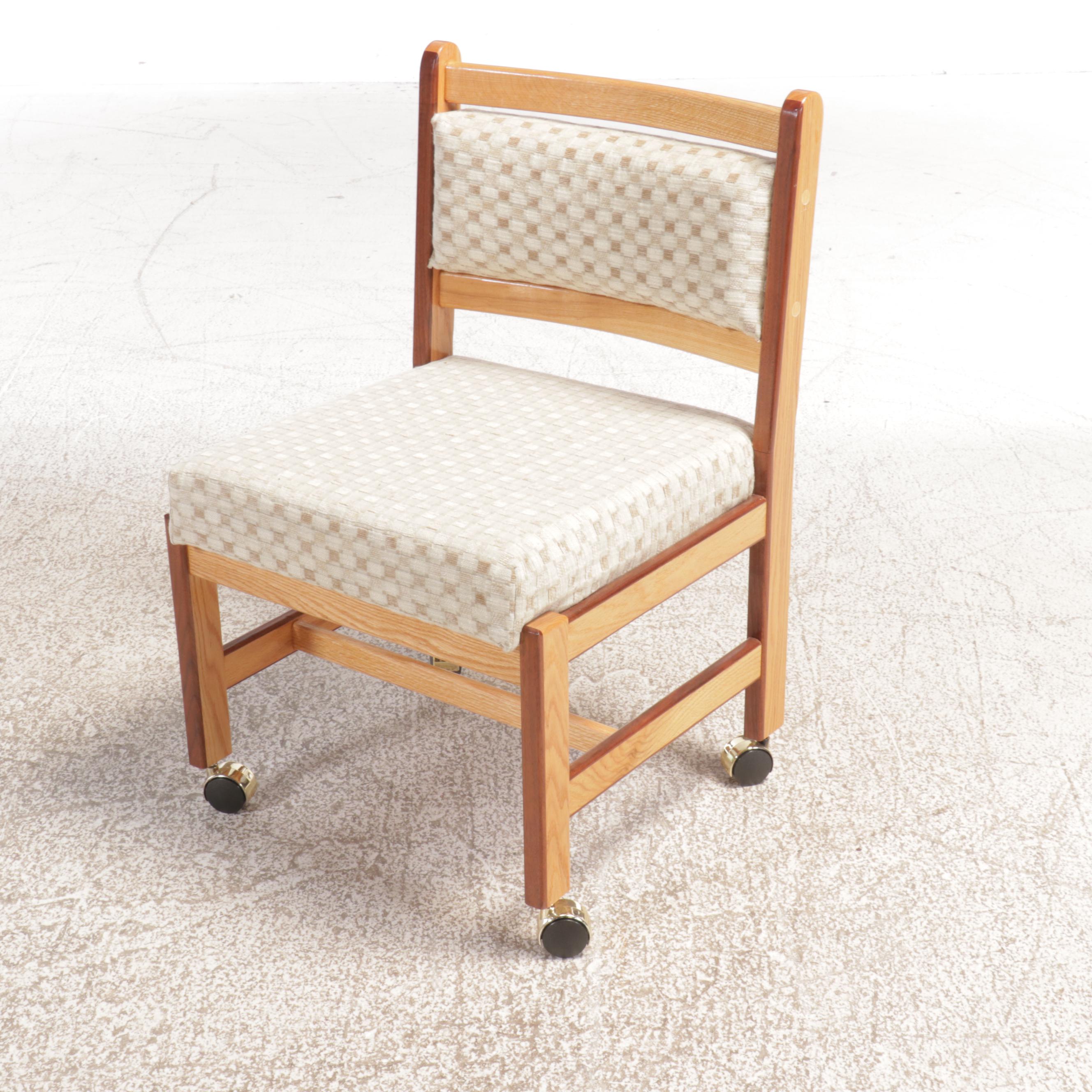 Modernist Oak Dining Table and Four Upholstered Chairs, Late 20th Century