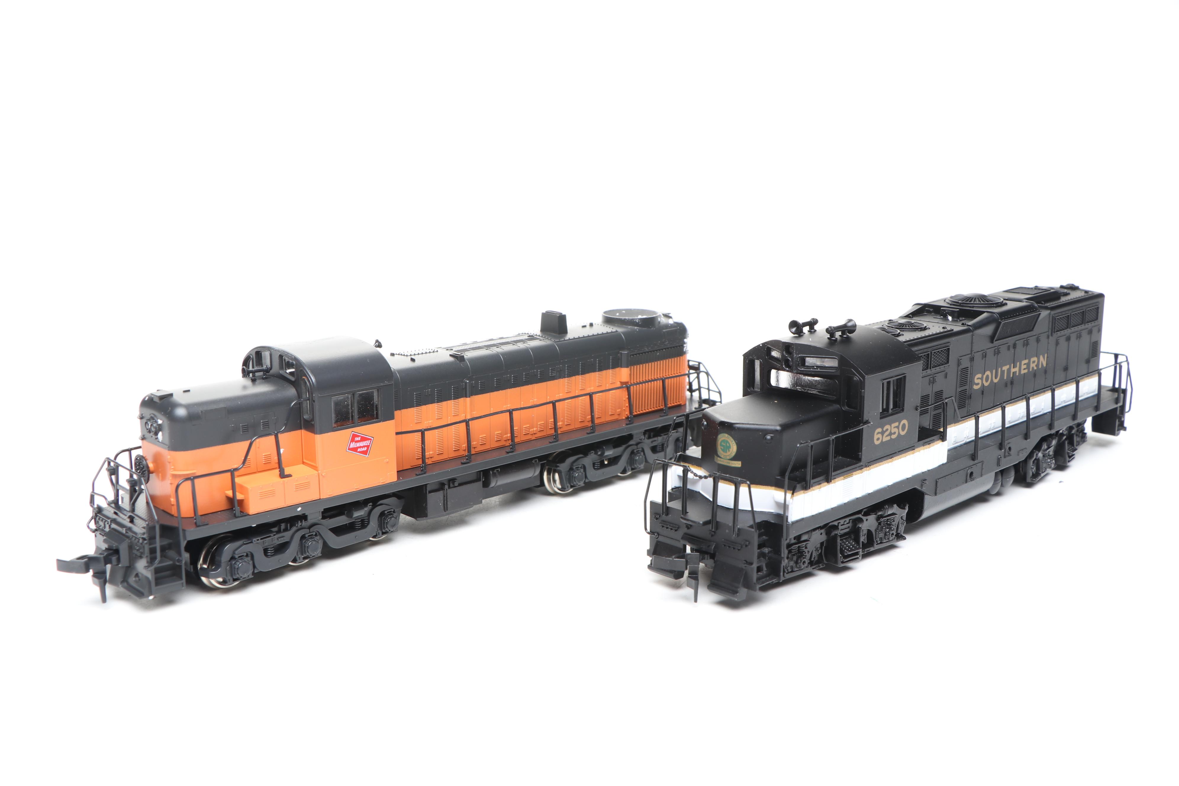 Atlas HO Scale Trains with Walthers "Southern" 6250 Locomotive