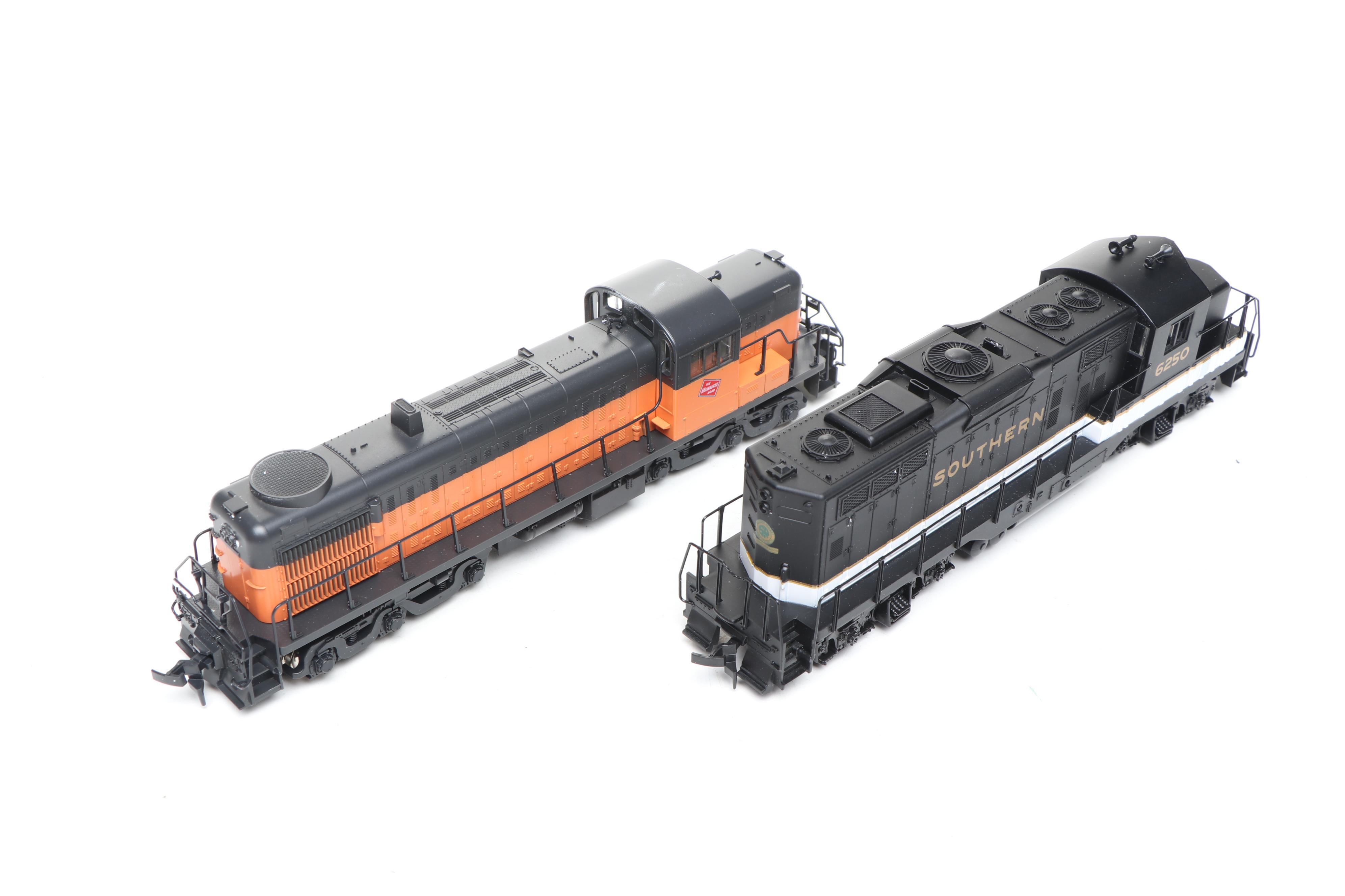 Atlas HO Scale Trains with Walthers "Southern" 6250 Locomotive