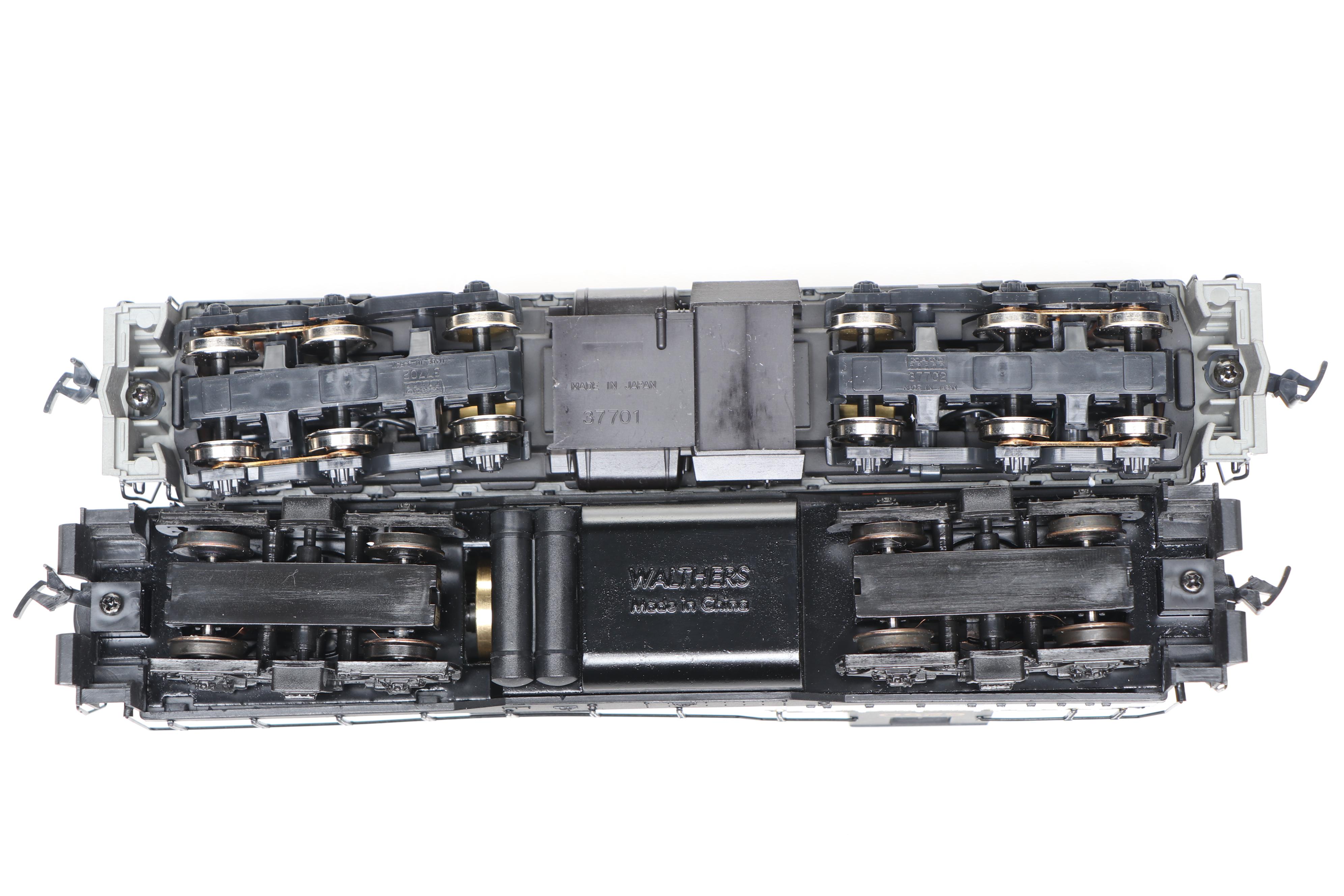 Atlas HO Scale Trains with Walthers "Southern" 6250 Locomotive