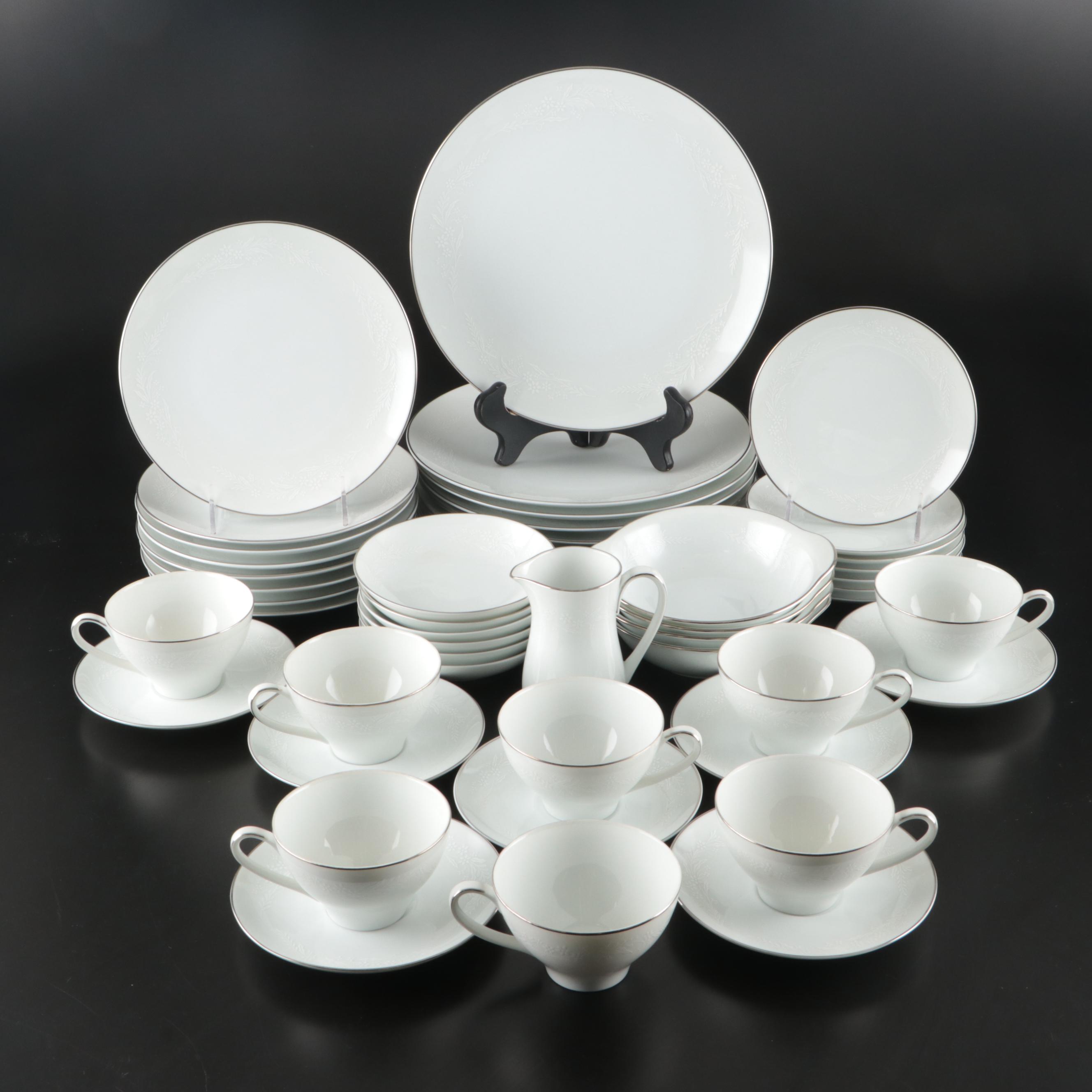 Noritake "Georgian" Floral Motif Porcelain Dinnerware, Mid to Late 20th Century