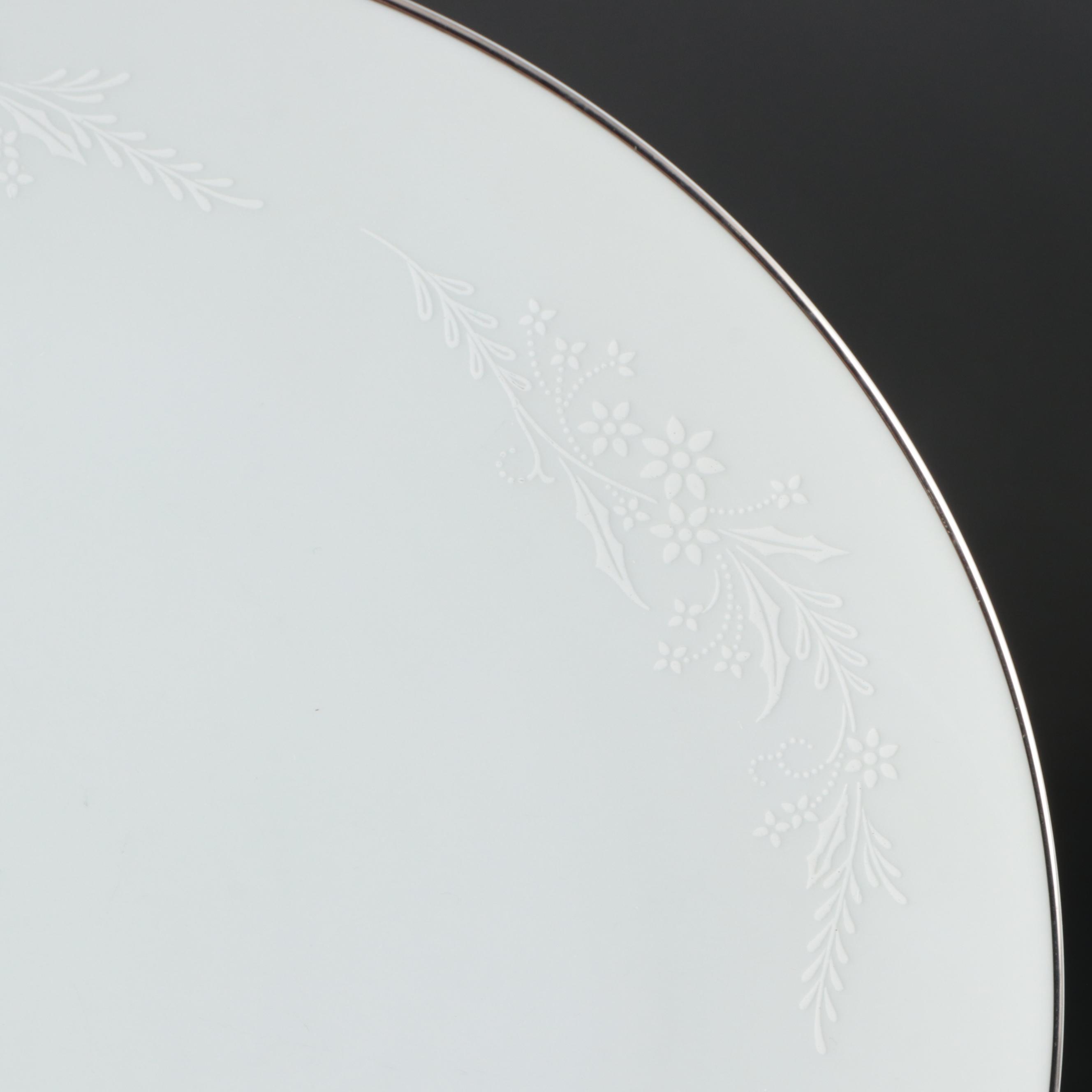 Noritake "Georgian" Floral Motif Porcelain Dinnerware, Mid to Late 20th Century
