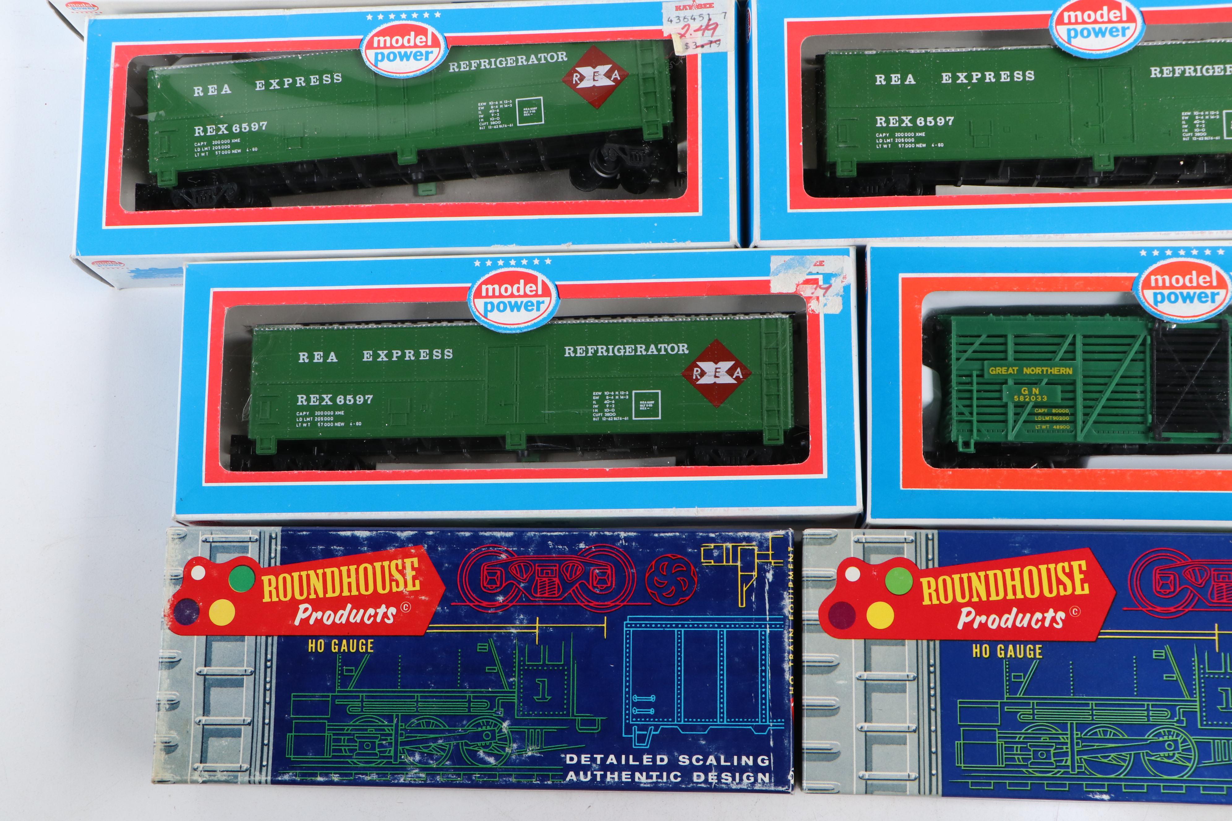 Model Power Southern Locomotives with Budweiser Reefer Car and Other Boxcars
