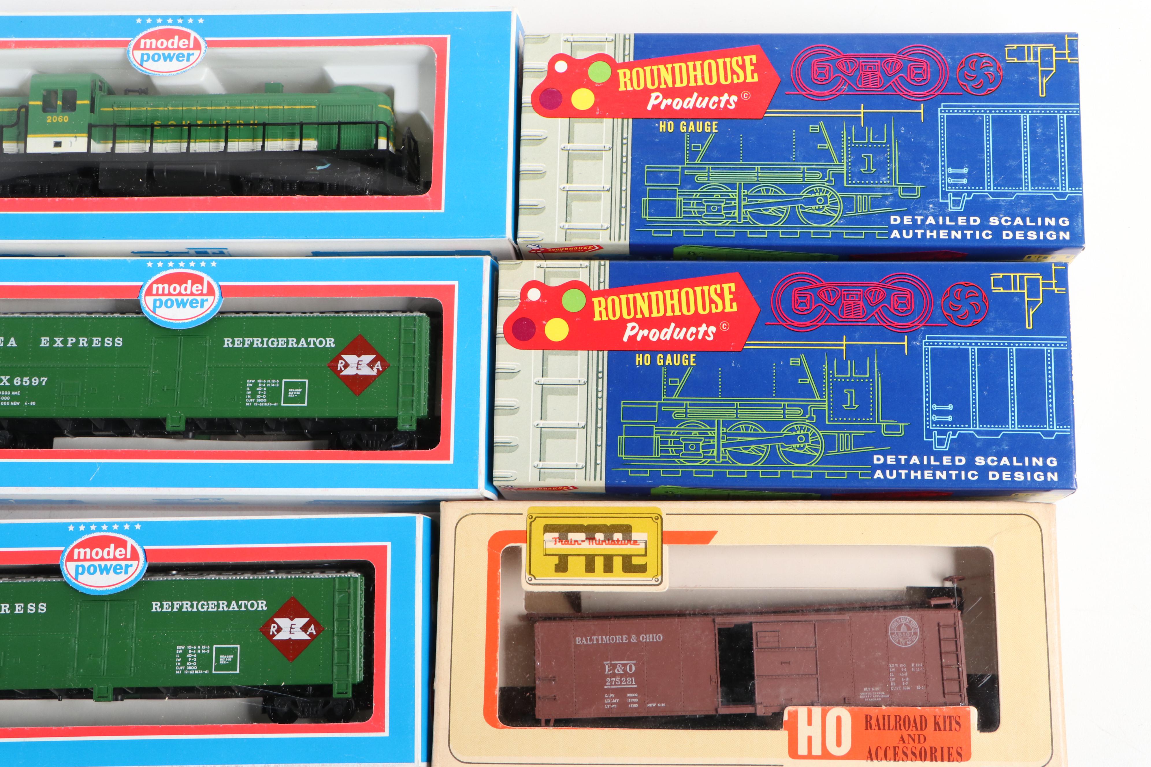 Model Power Southern Locomotives with Budweiser Reefer Car and Other Boxcars