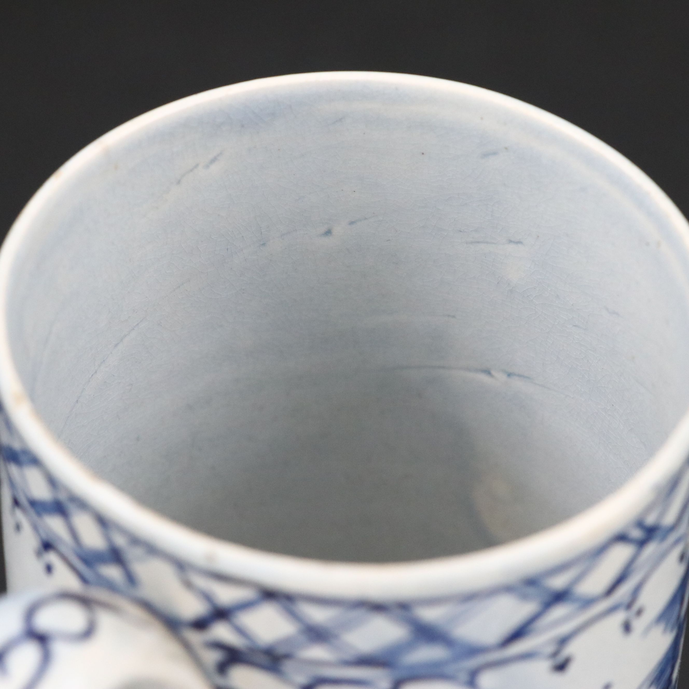 English Chinoiserie Pearlware Mug, Late 18th Century