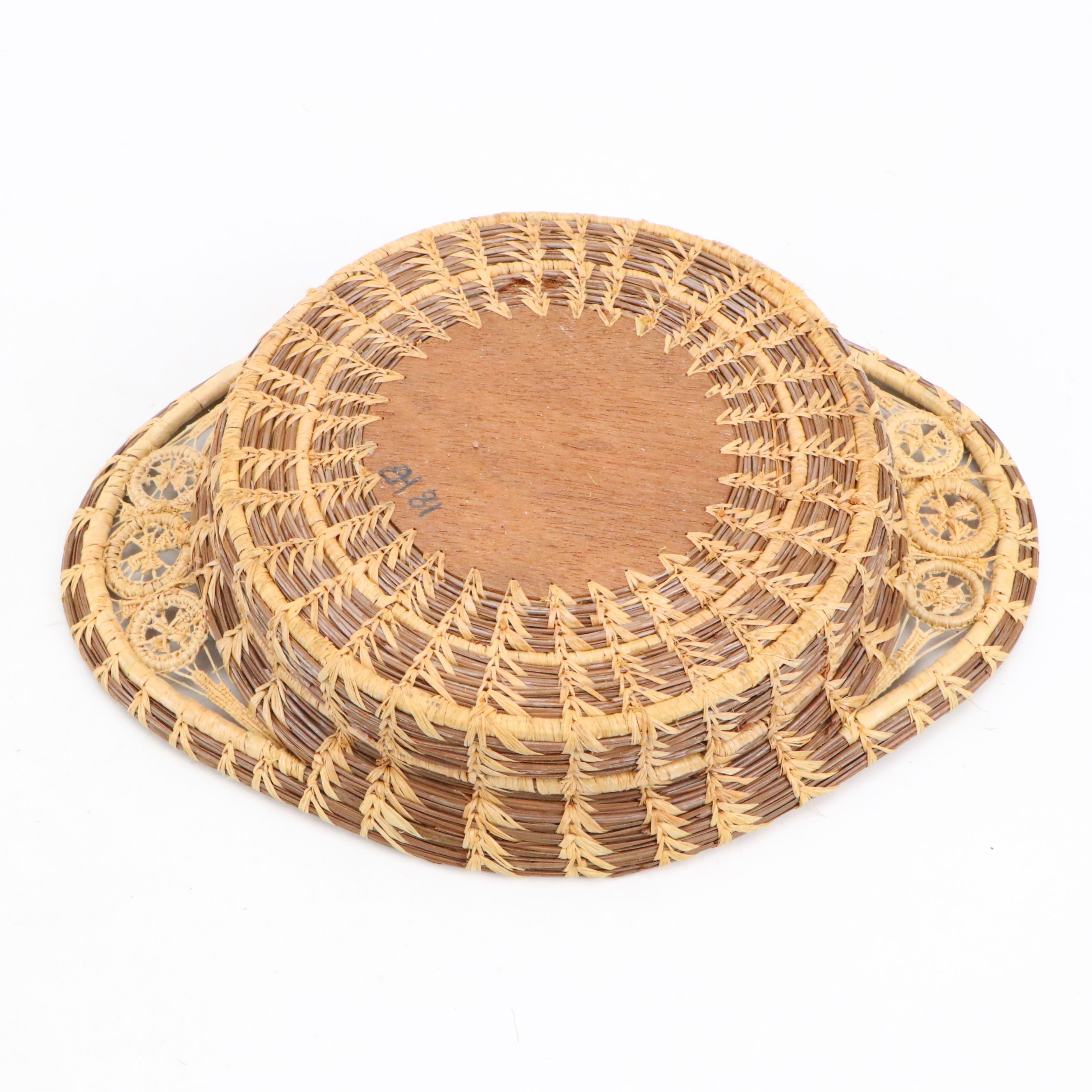 Vintage Coushatta Koasati Wheel Motif Pine Needle Basket Bowl and Trays
