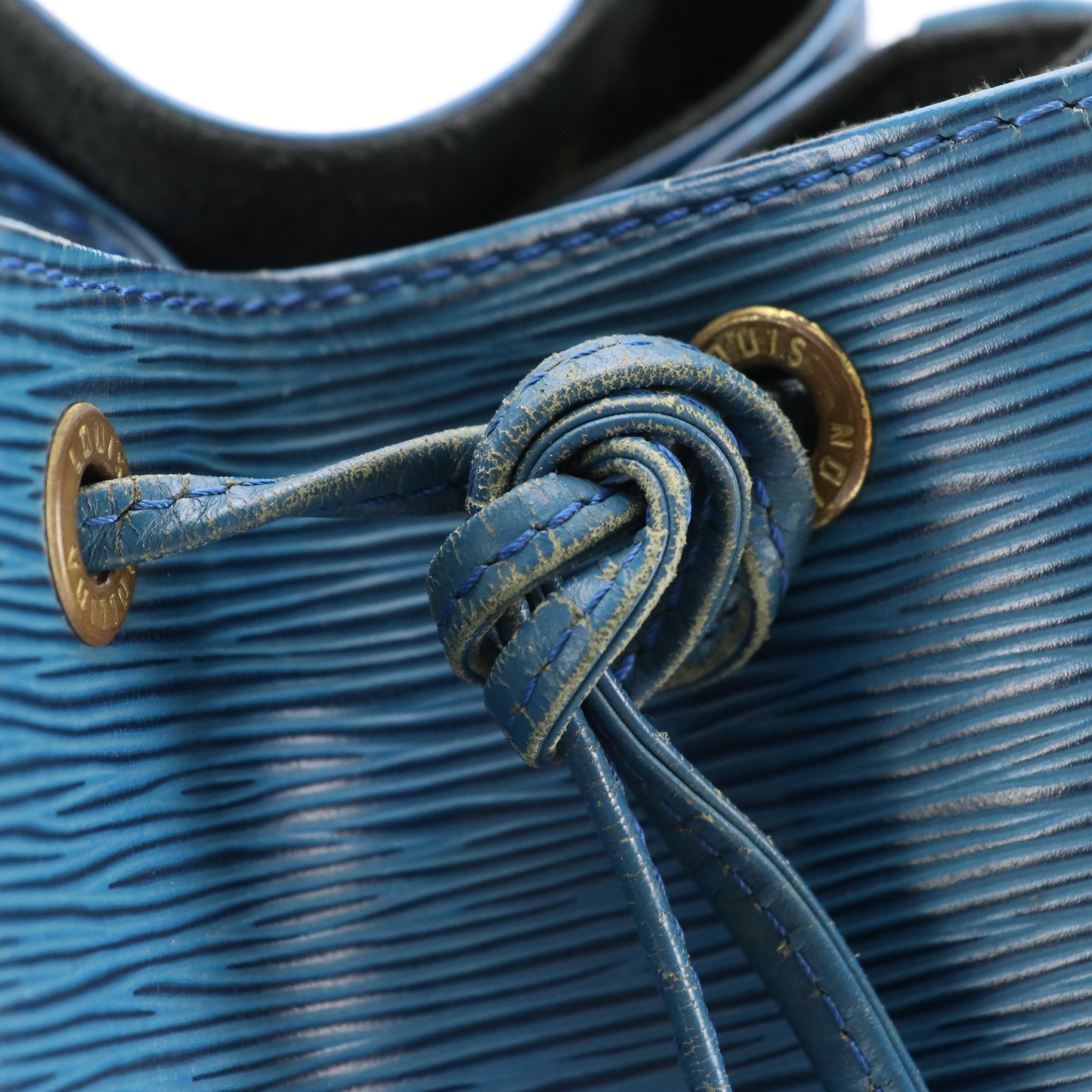 Louis Vuitton Noé Drawstring Bag in Toledo Blue Epi/Smooth Leather