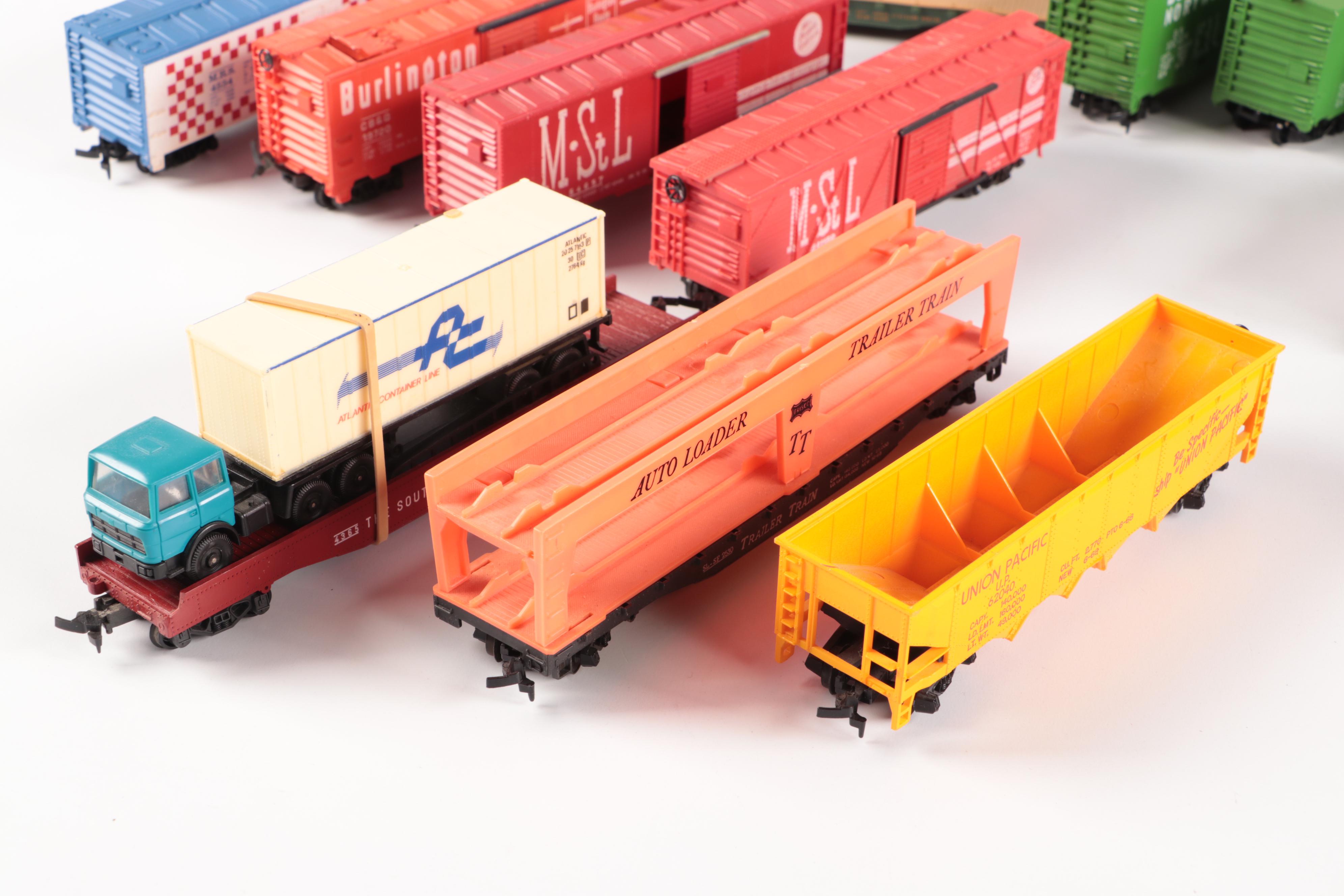 Tyco HO Scale Locomotive with More Train Cars, Late 20th Century