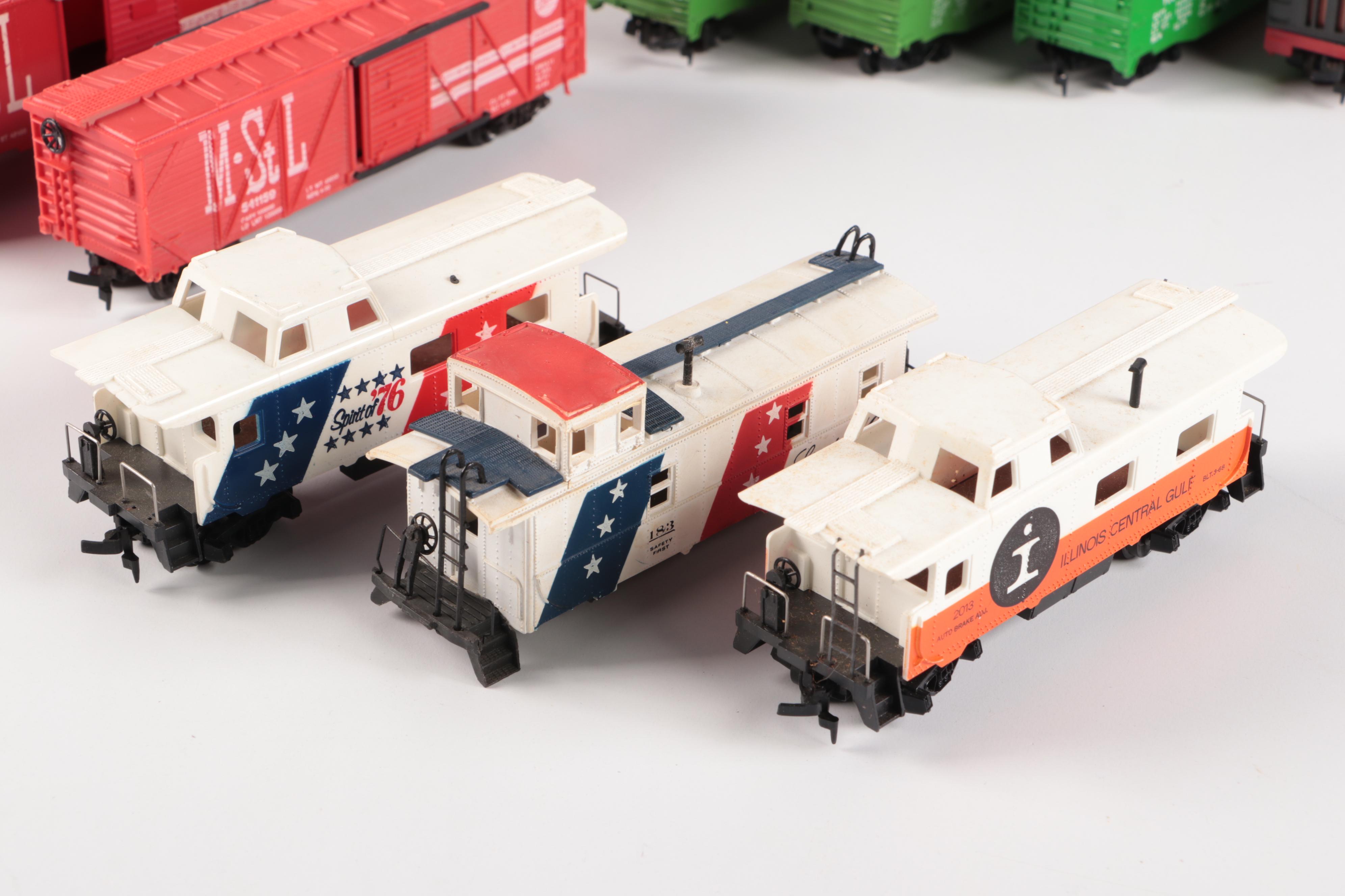 Tyco HO Scale Locomotive with More Train Cars, Late 20th Century