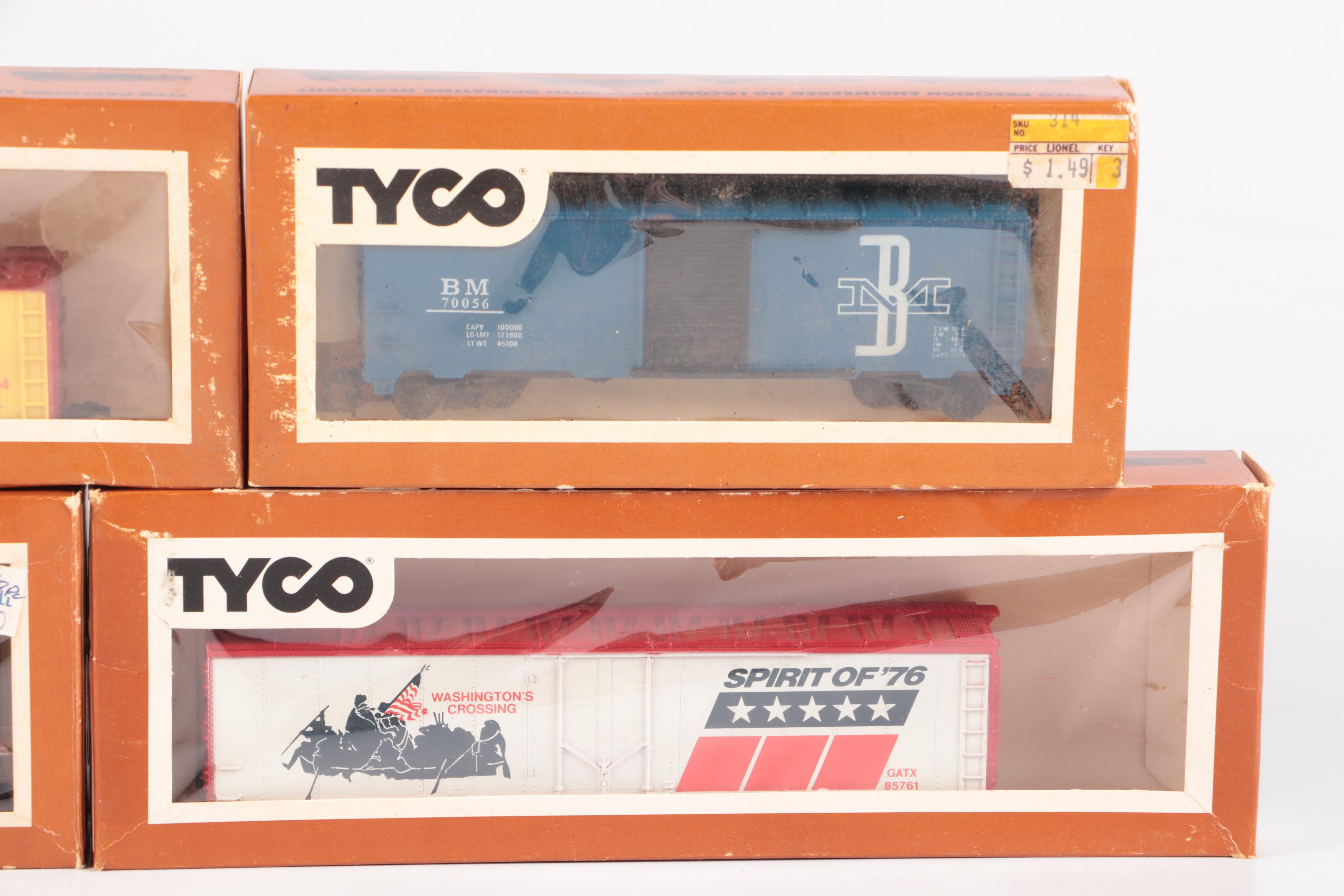 Tyco HO Scale Locomotive with More Train Cars, Late 20th Century