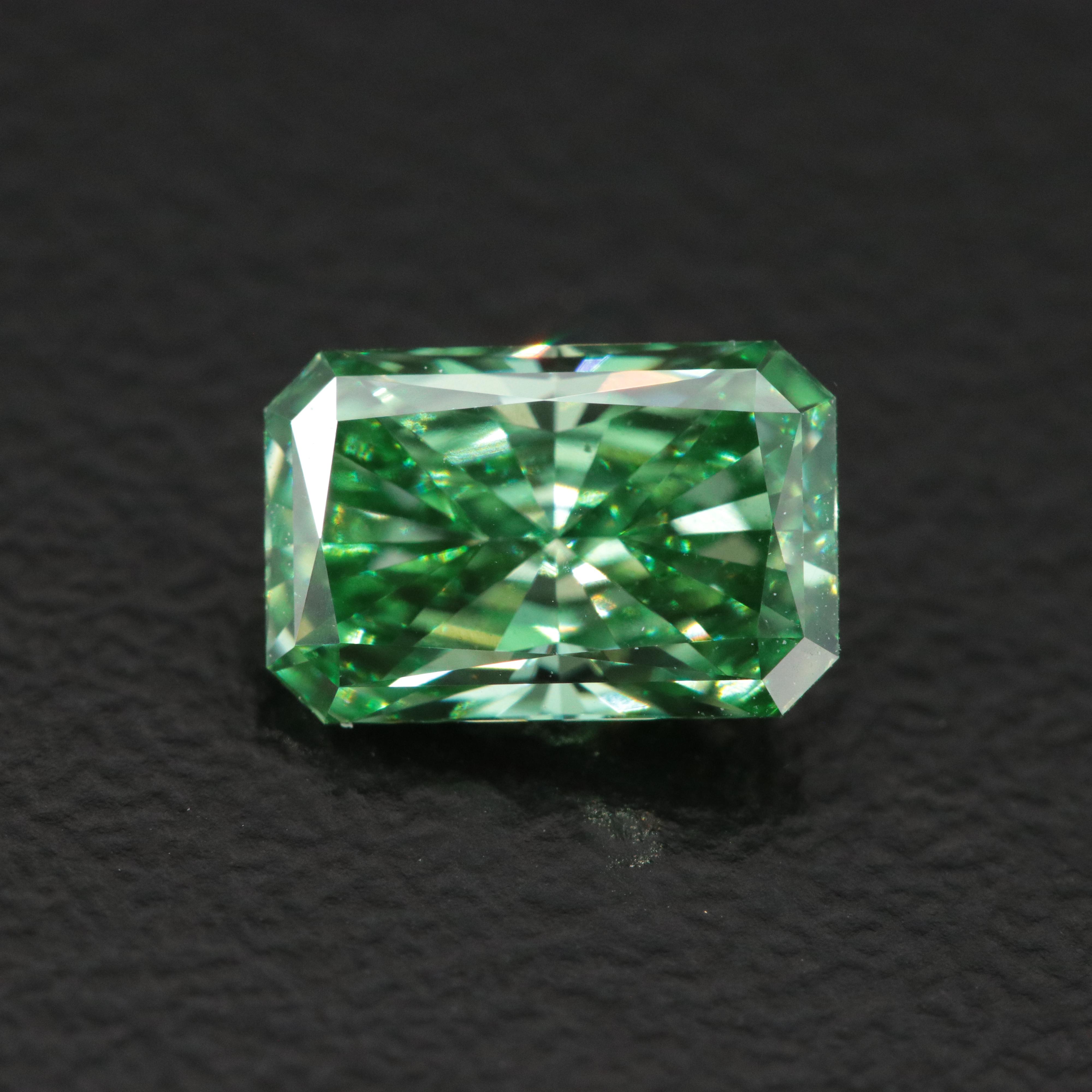 Loose 1.09 CT Lab Grown Fancy Green Diamond with IGI Report