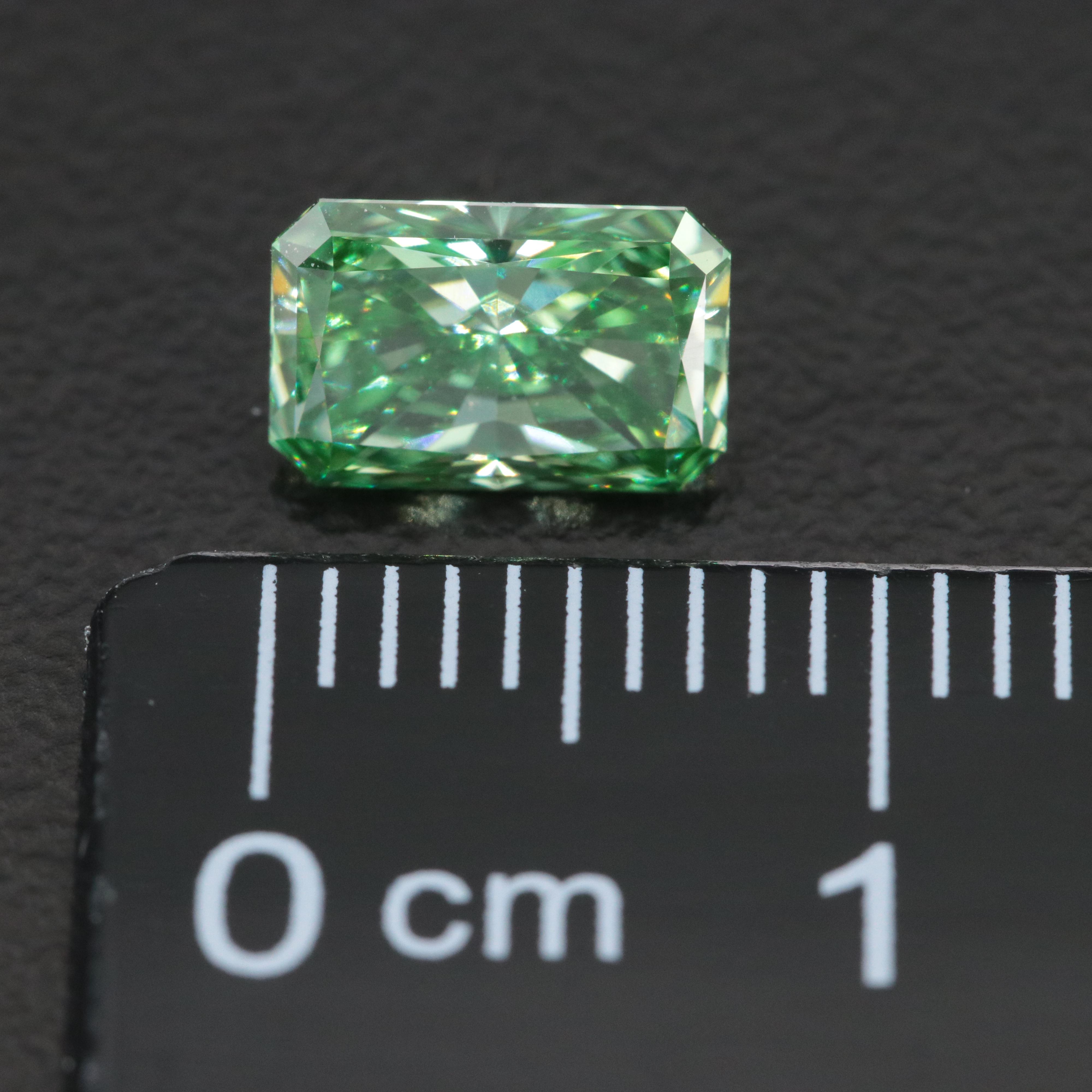 Loose 1.09 CT Lab Grown Fancy Green Diamond with IGI Report