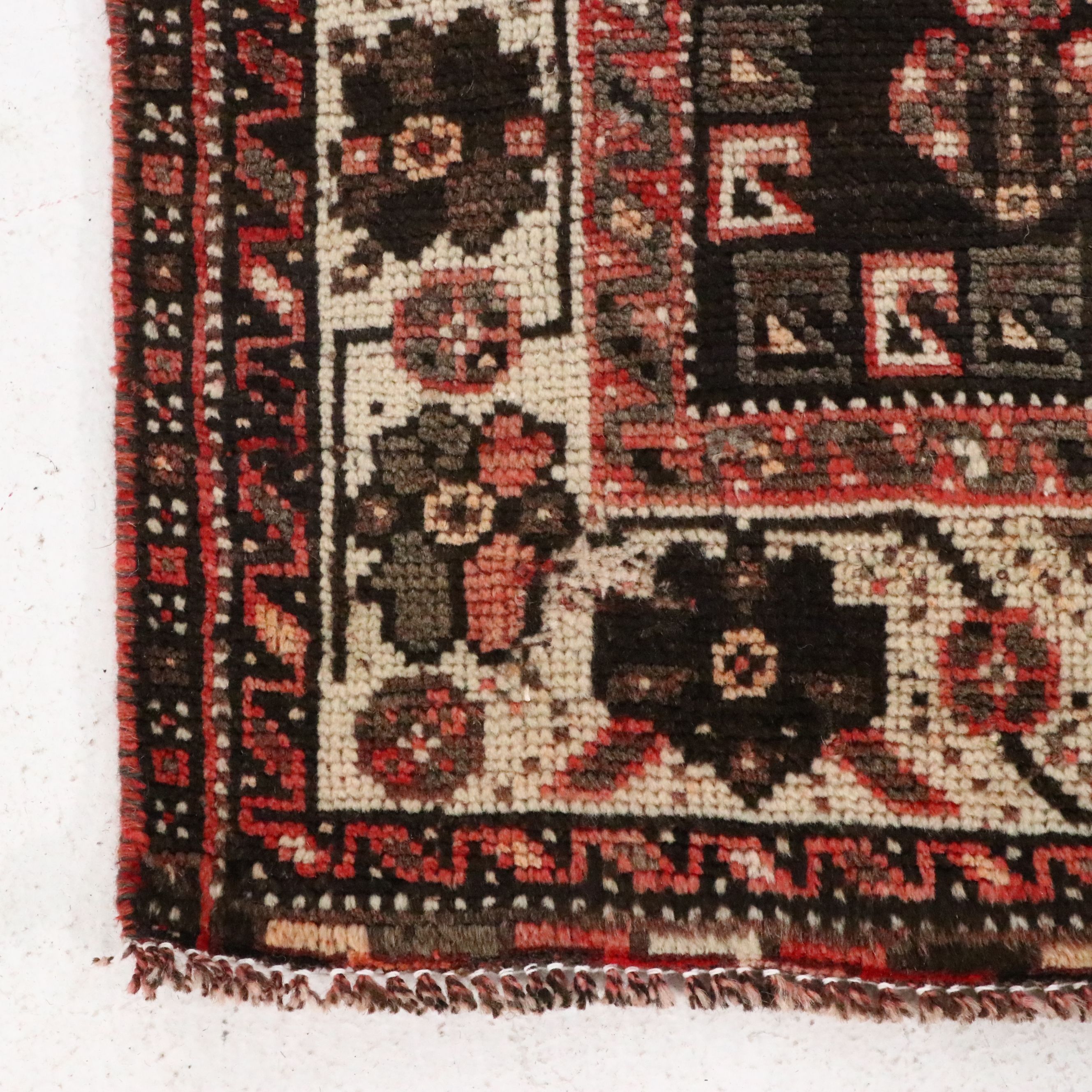 5'3 x 6'9 Hand-Knotted Persian Qashqai Area Rug