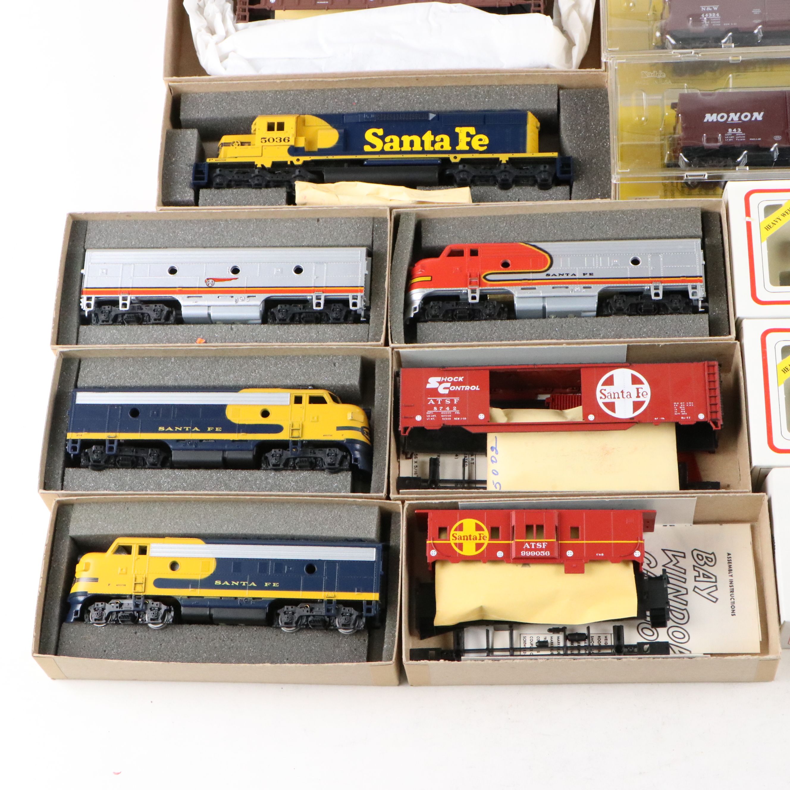 Bachmann Southern Railroad GP-30 Engine, Norfolk & Western Boxcar, More Trains