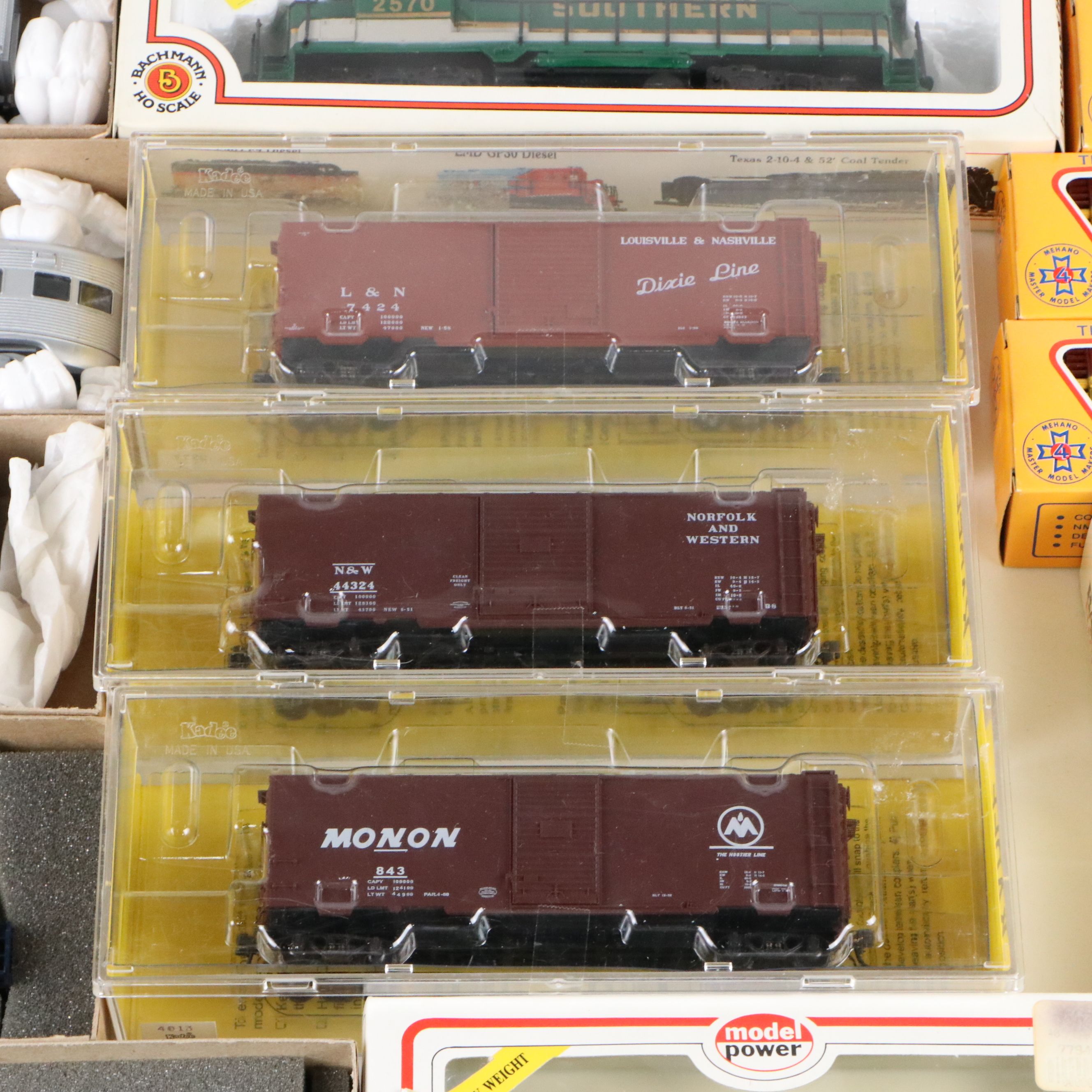 Bachmann Southern Railroad GP-30 Engine, Norfolk & Western Boxcar, More Trains