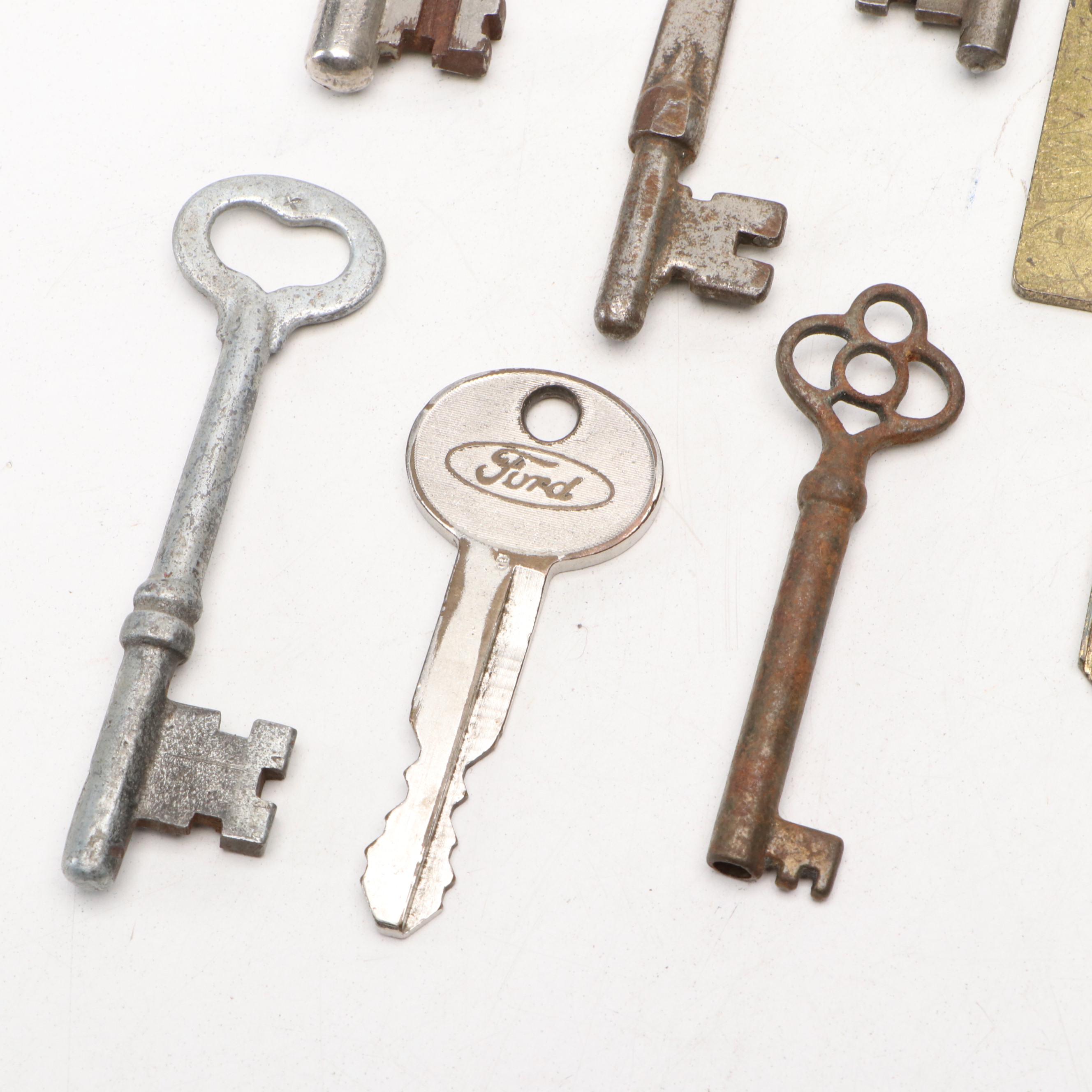 J.B. Schroder Co. Cincinnati Manufactured Key with Steel Skeleton Keys and More