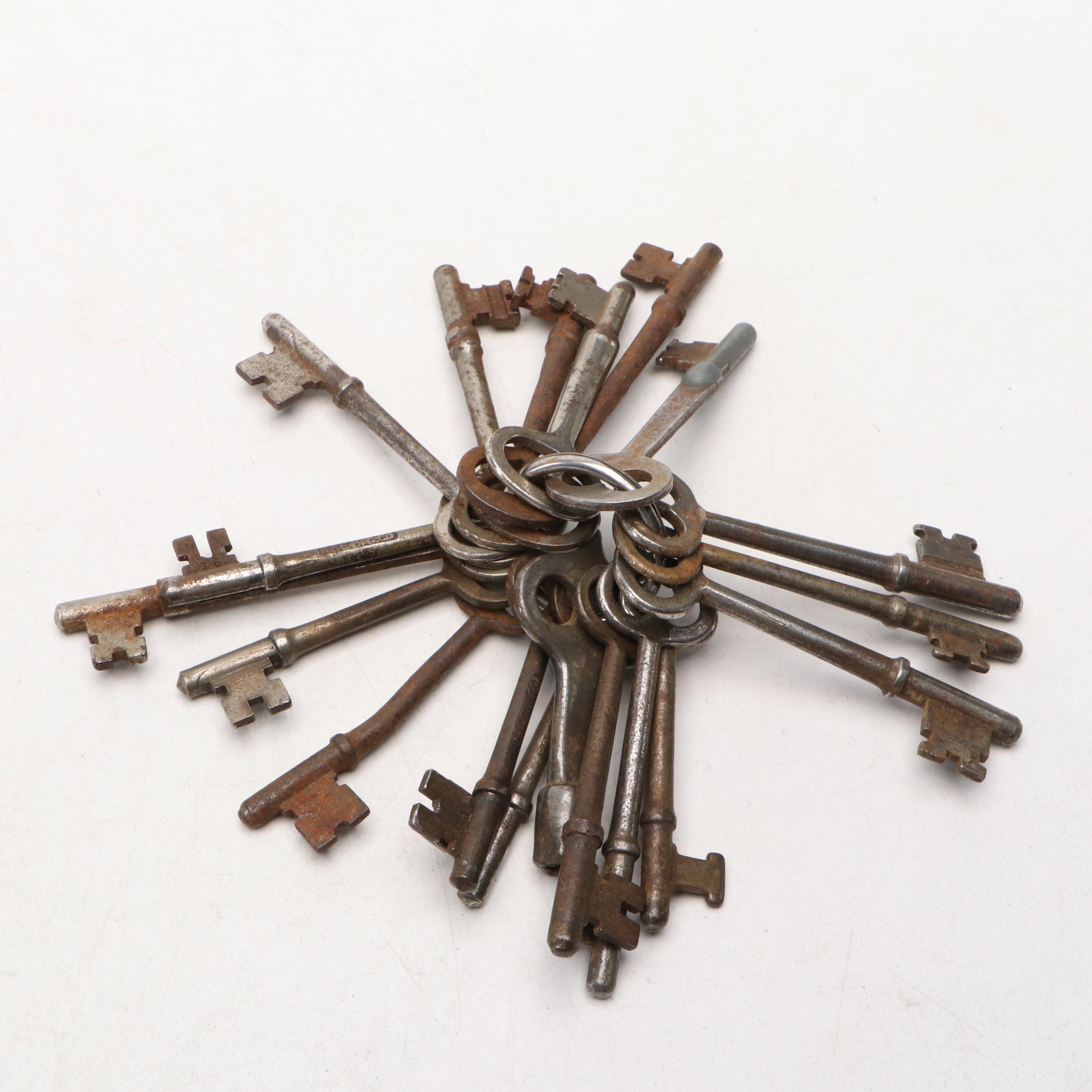 J.B. Schroder Co. Cincinnati Manufactured Key with Steel Skeleton Keys and More