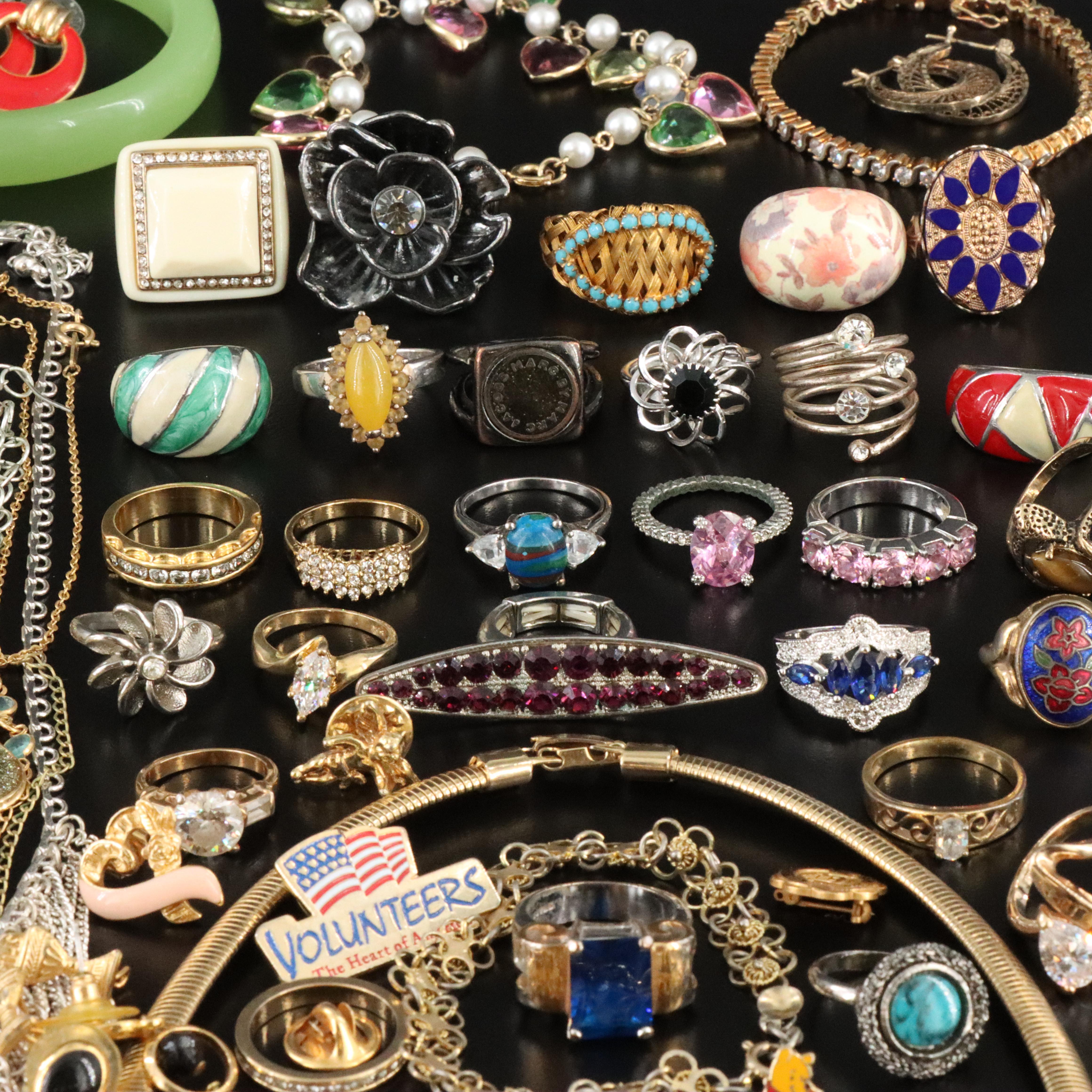 Spinel, Agate and Trifari Featured in Vintage Jewelry Collection