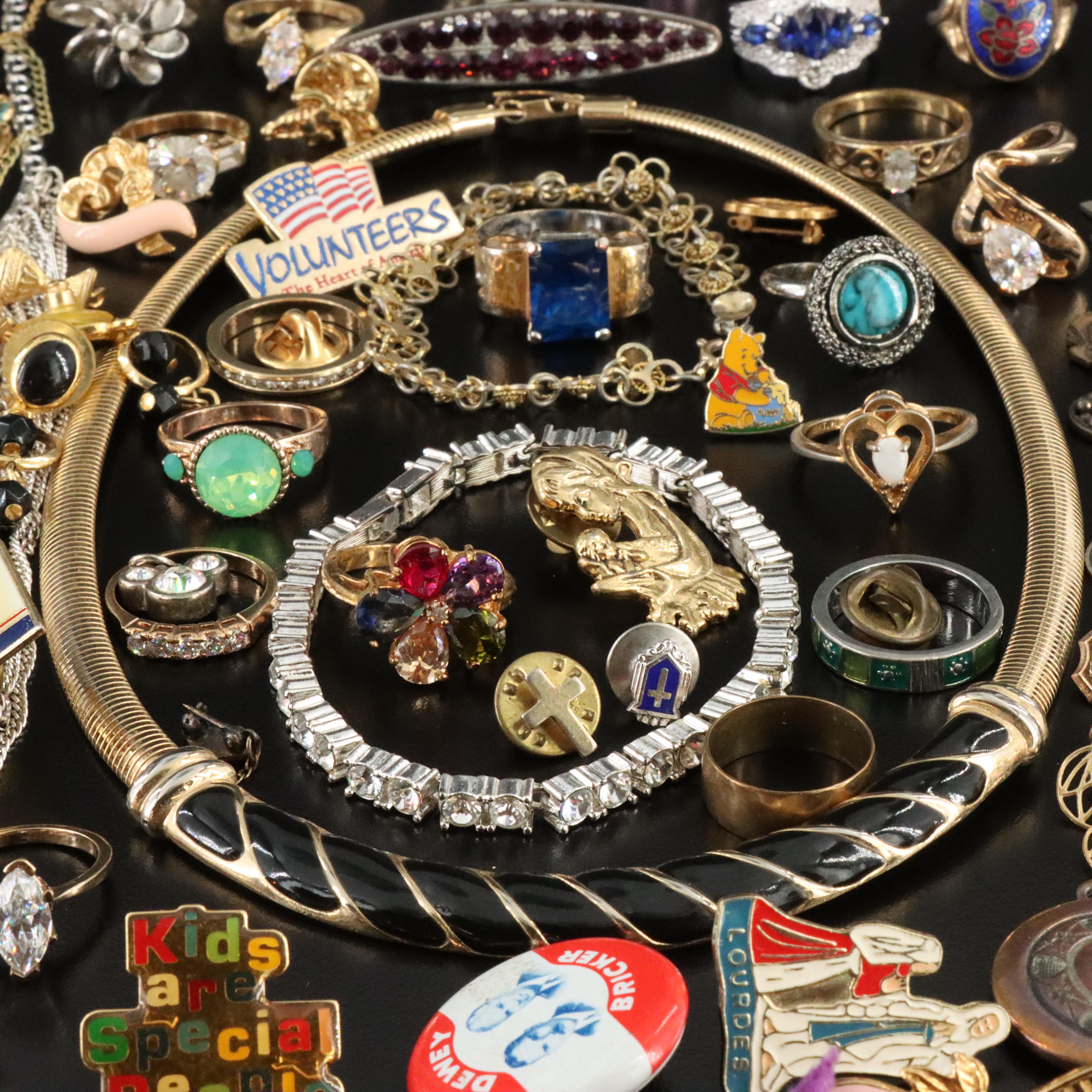Spinel, Agate and Trifari Featured in Vintage Jewelry Collection