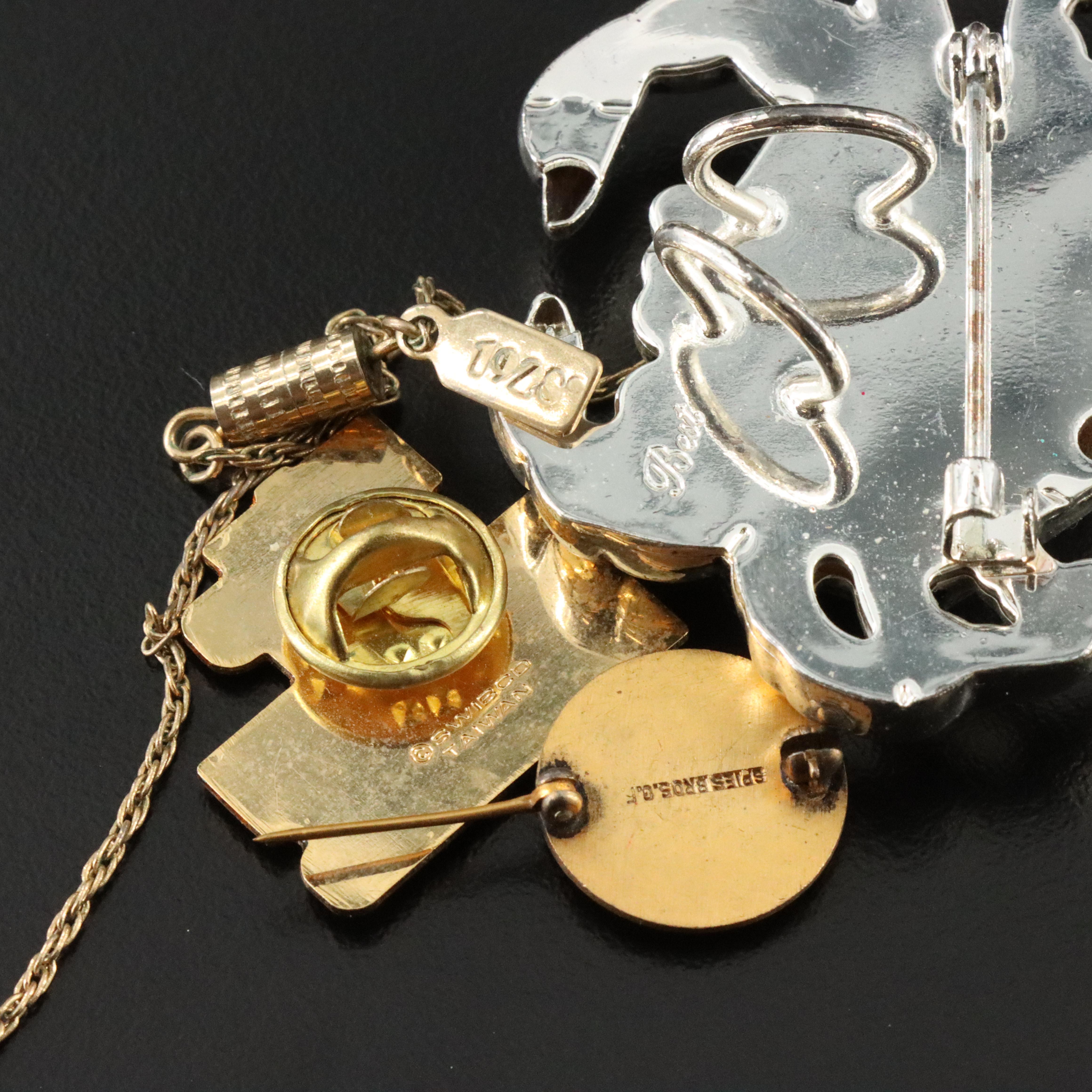 Spinel, Agate and Trifari Featured in Vintage Jewelry Collection