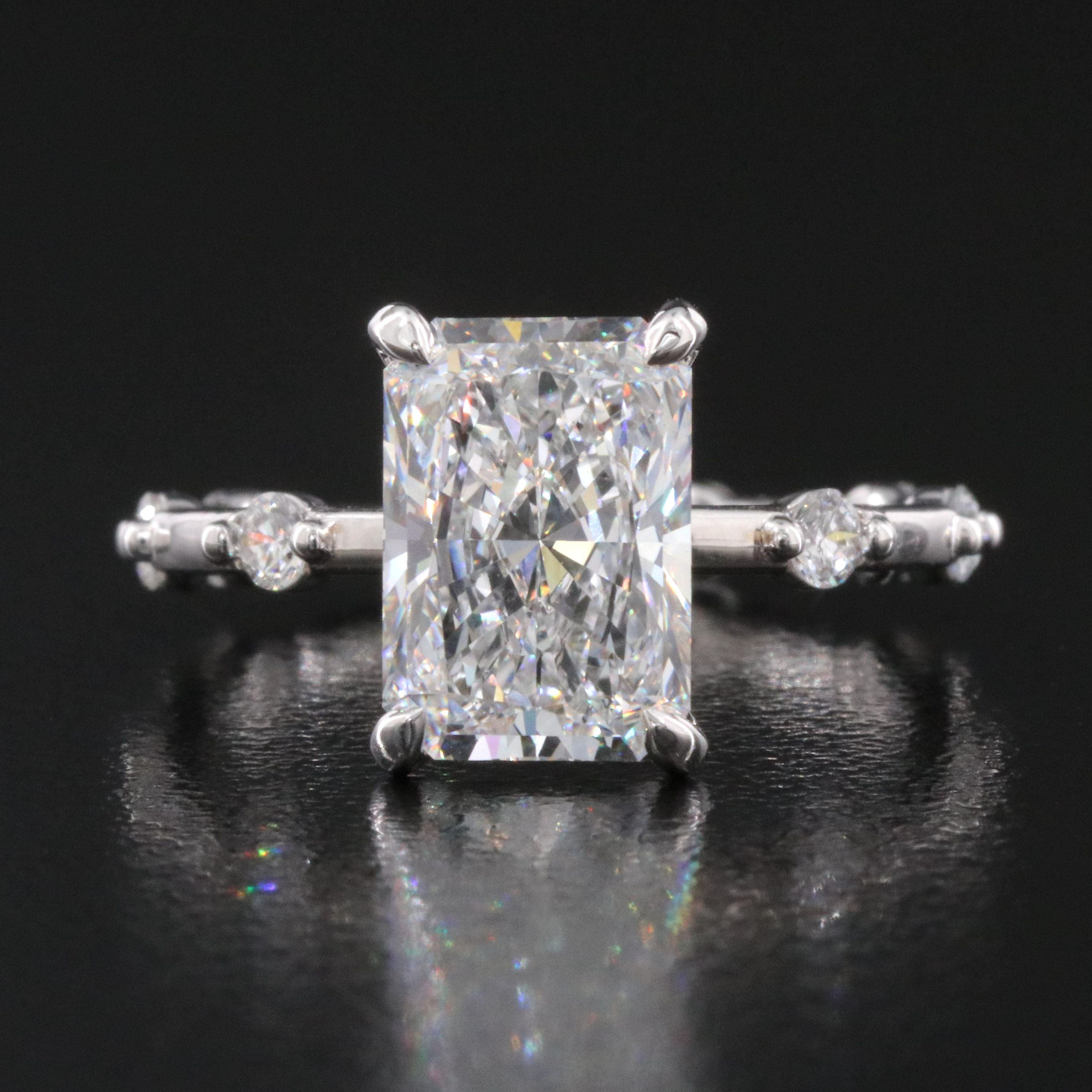 18K 2.86 CTW Lab Grown Diamond Ring with IGI Online Report