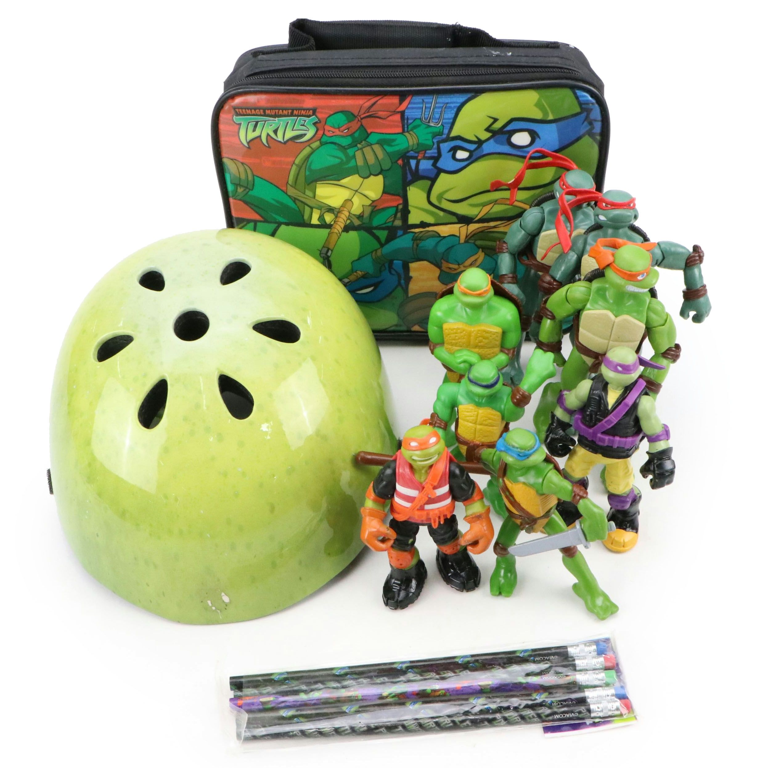Teenage Mutant Ninja Turtles Action Figures with Lunchbox and Helmet