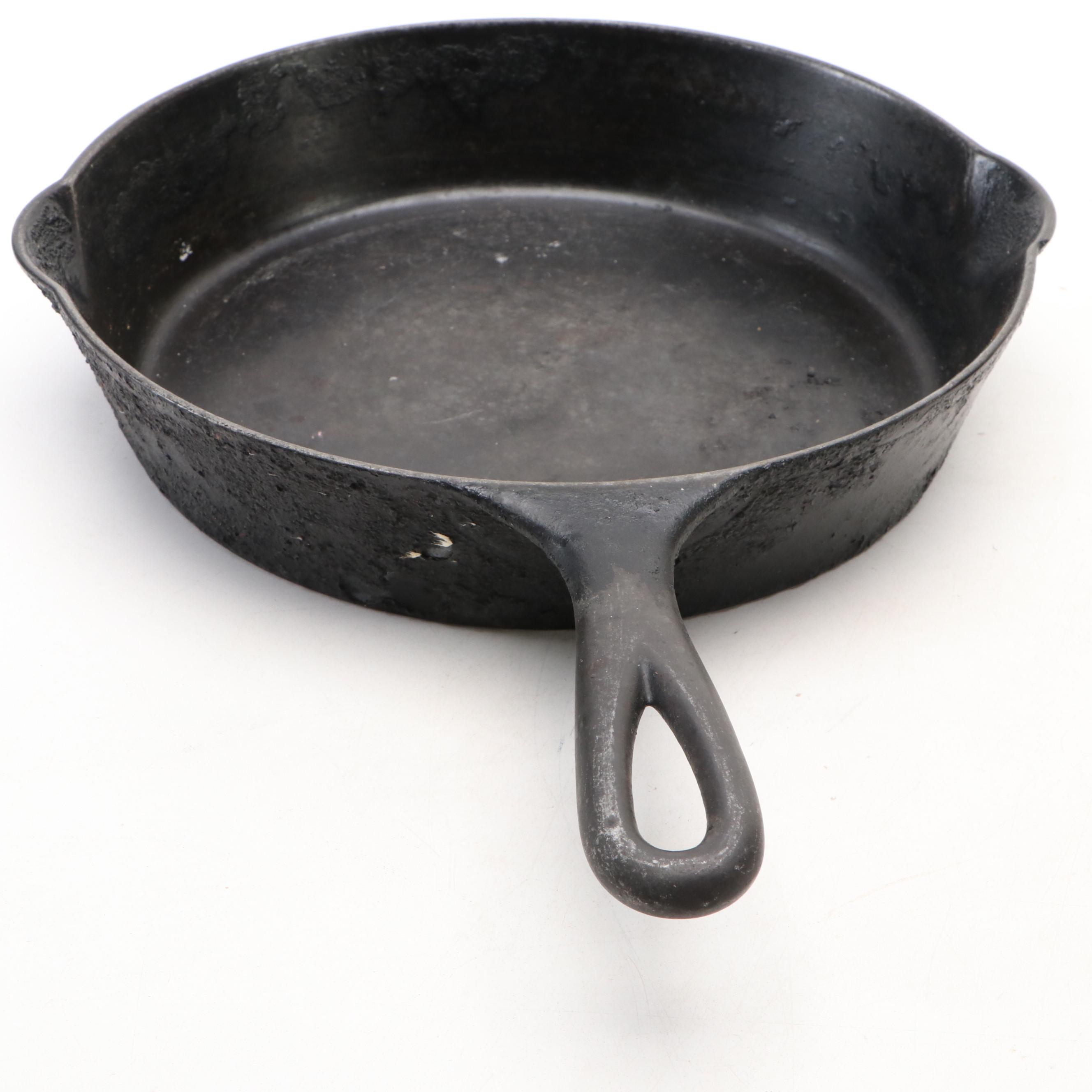 Erie Cast Iron Skillet with Lodge Perch Pan