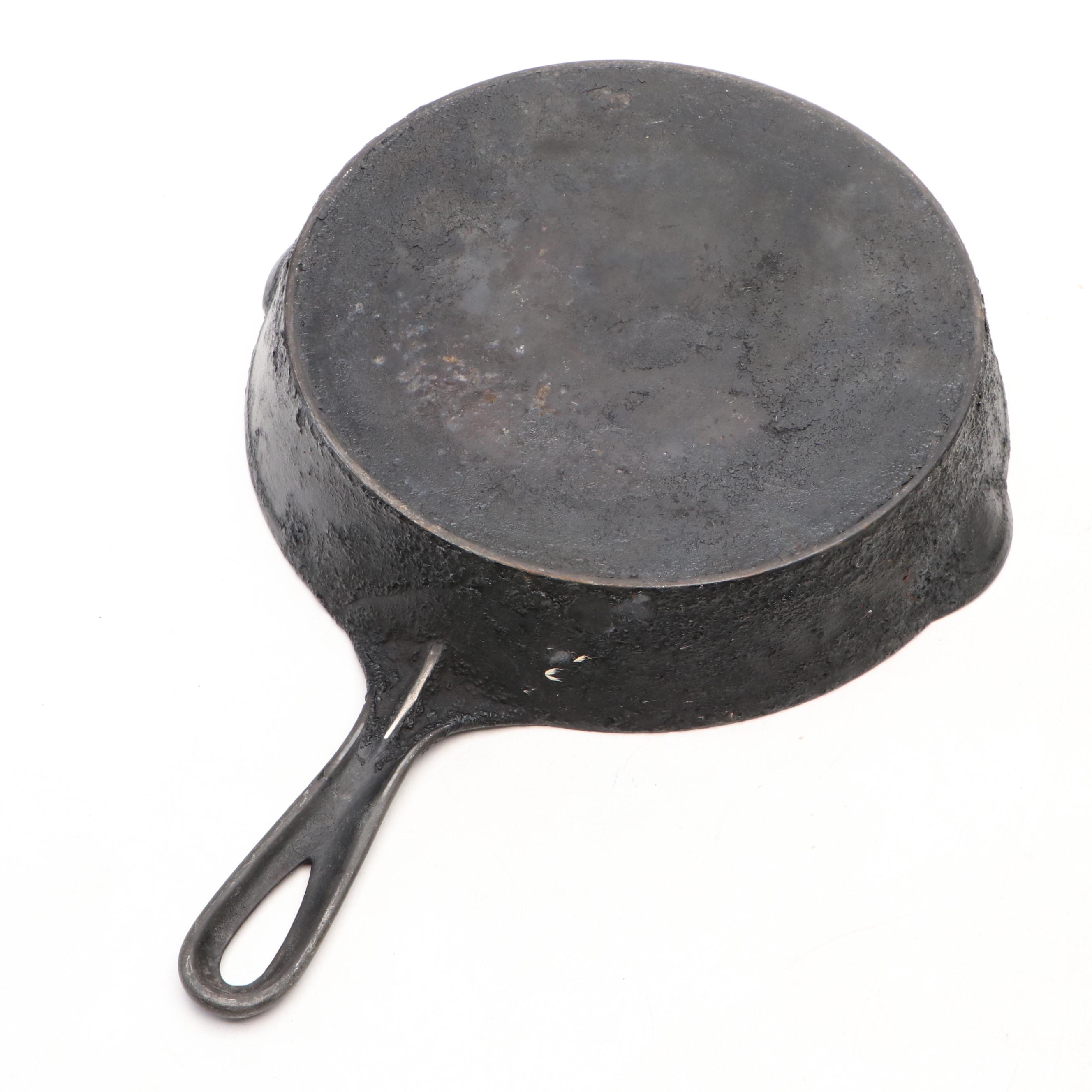 Erie Cast Iron Skillet with Lodge Perch Pan