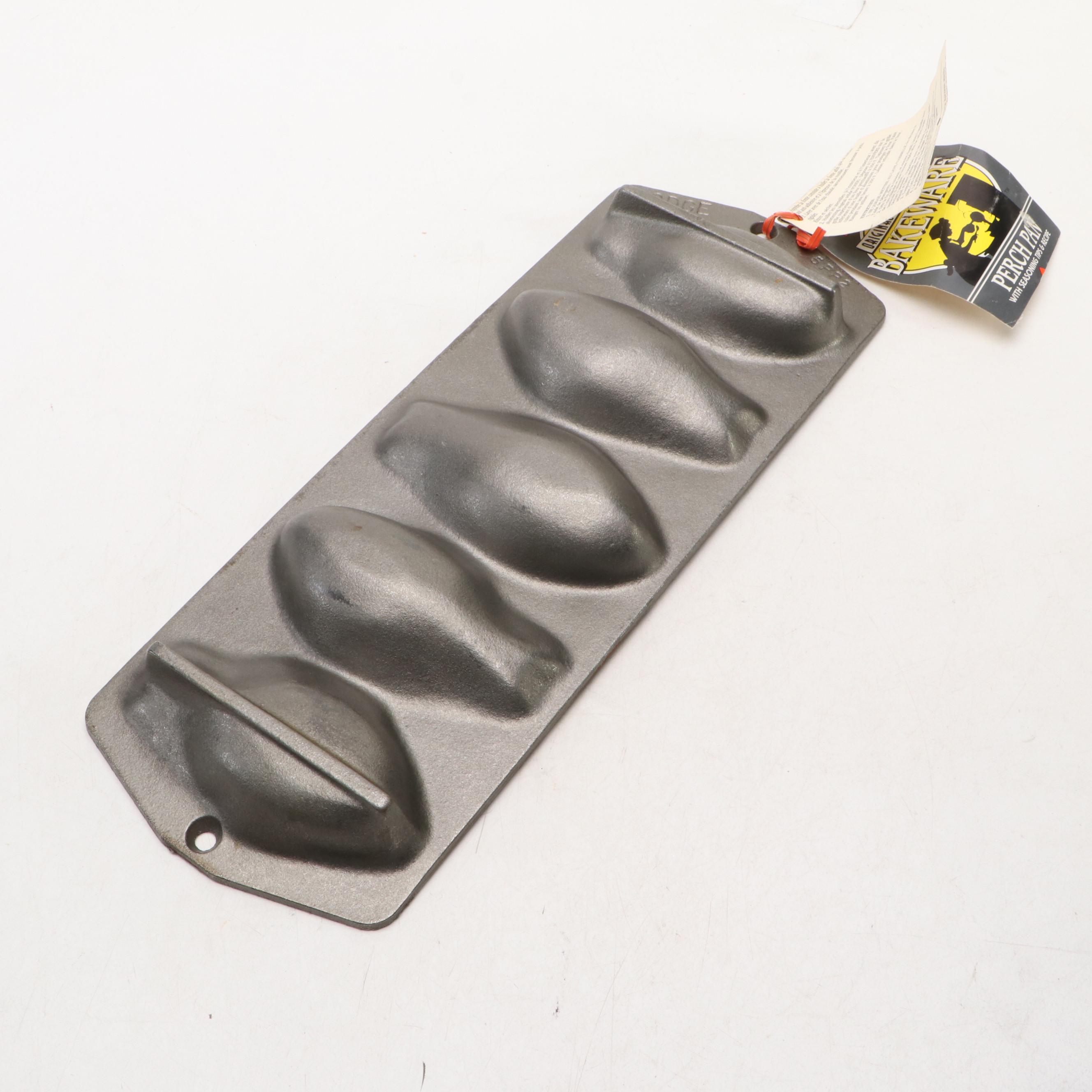 Erie Cast Iron Skillet with Lodge Perch Pan