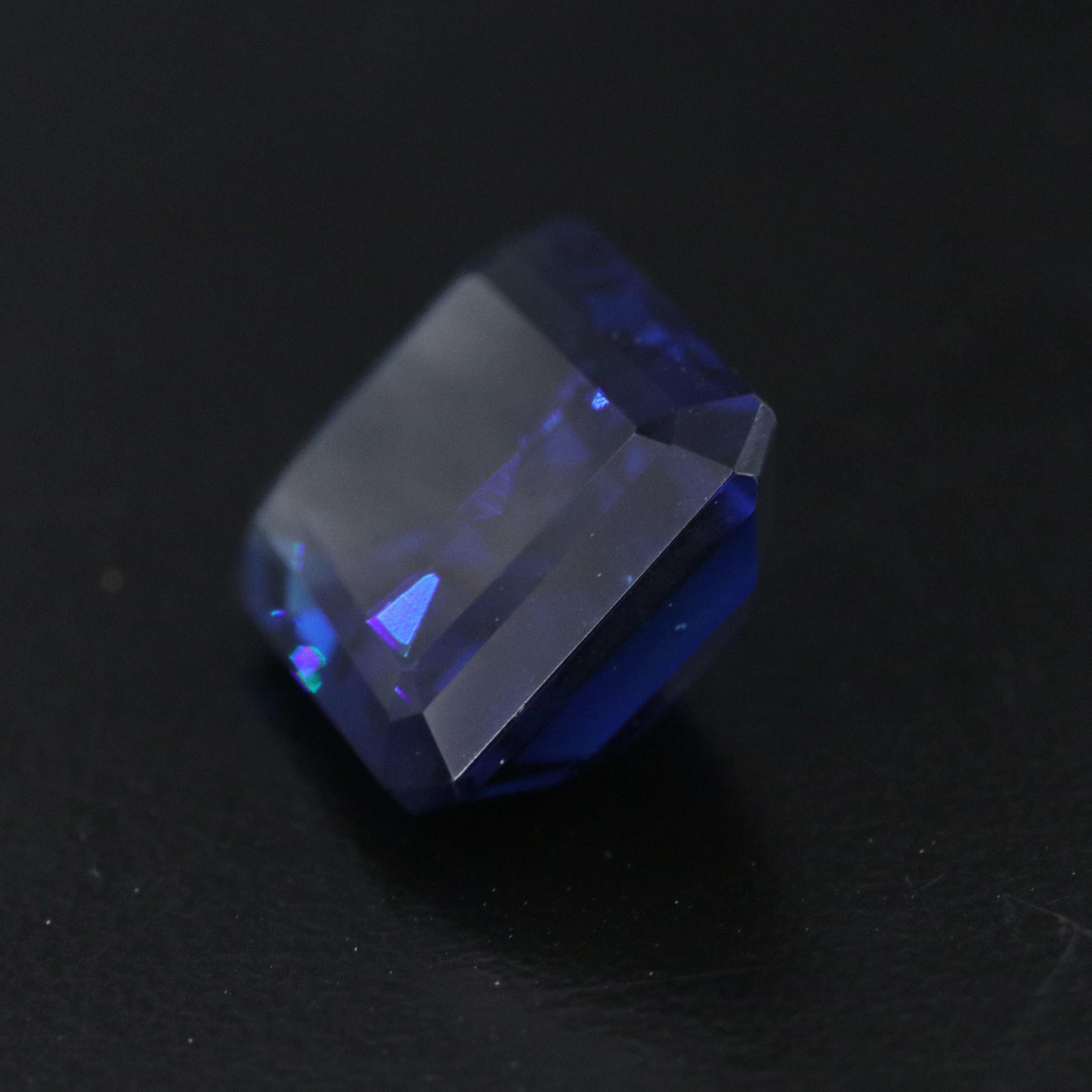 Loose 9.40 CT Glass