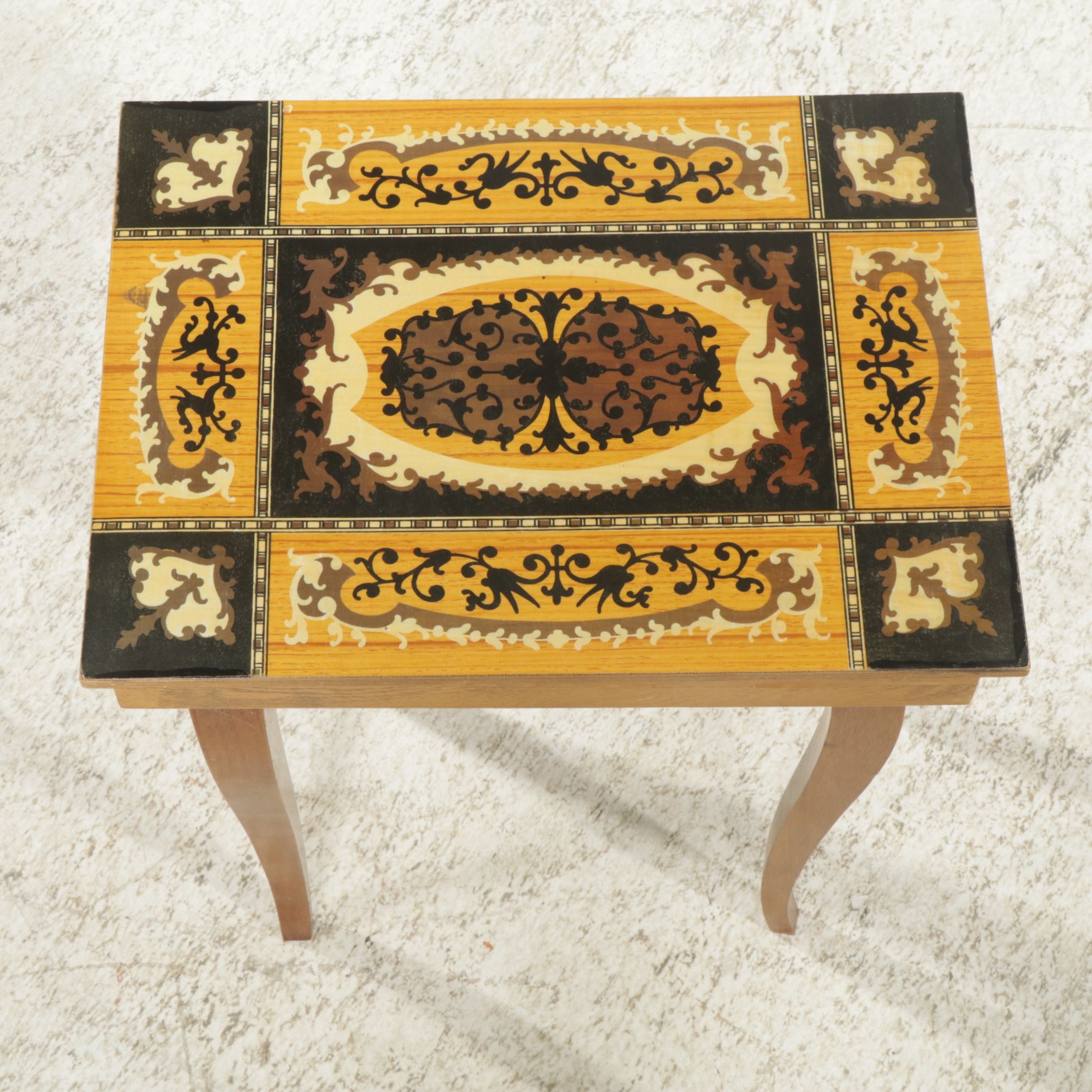 Decorative Crafts Jewelry and Music Box Table