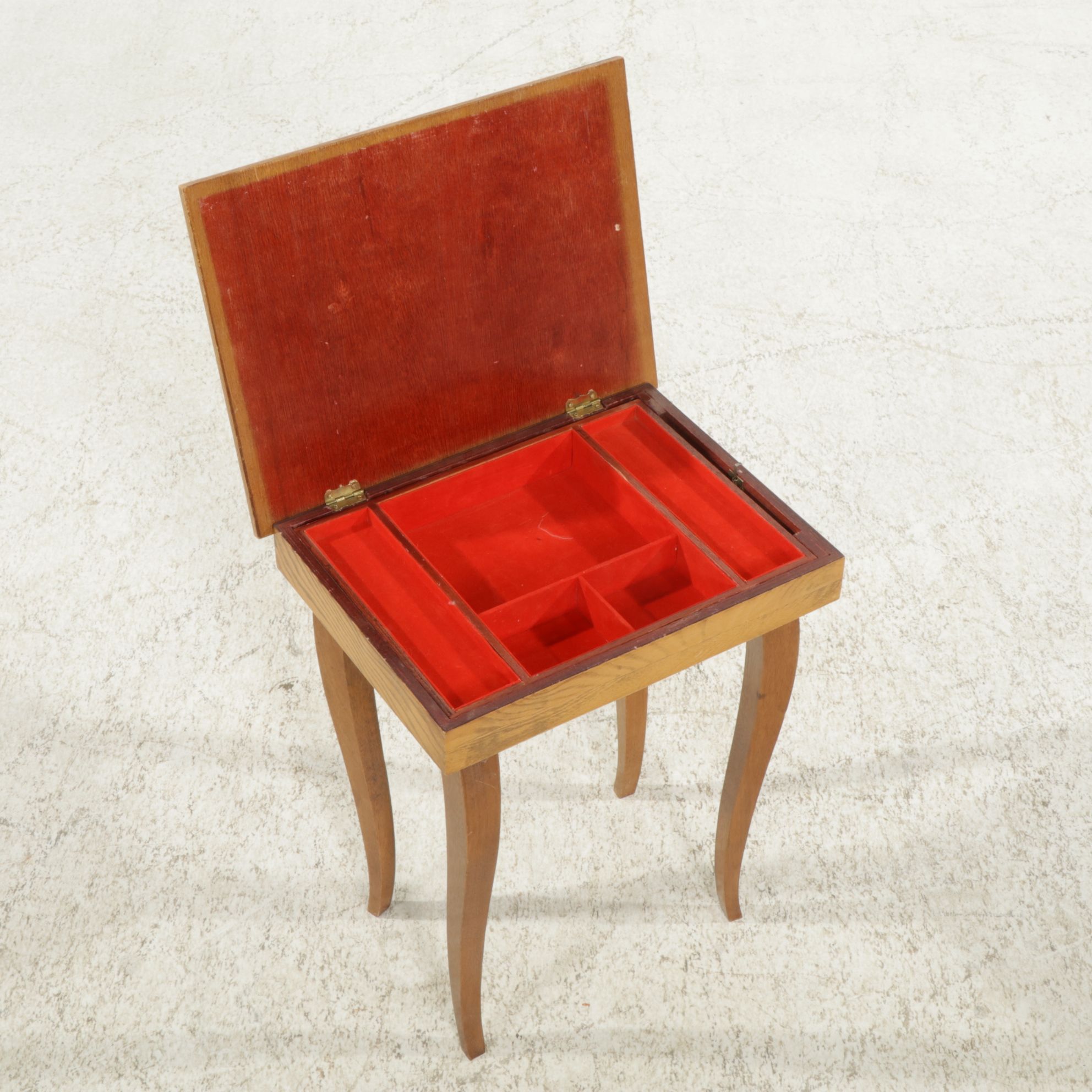 Decorative Crafts Jewelry and Music Box Table