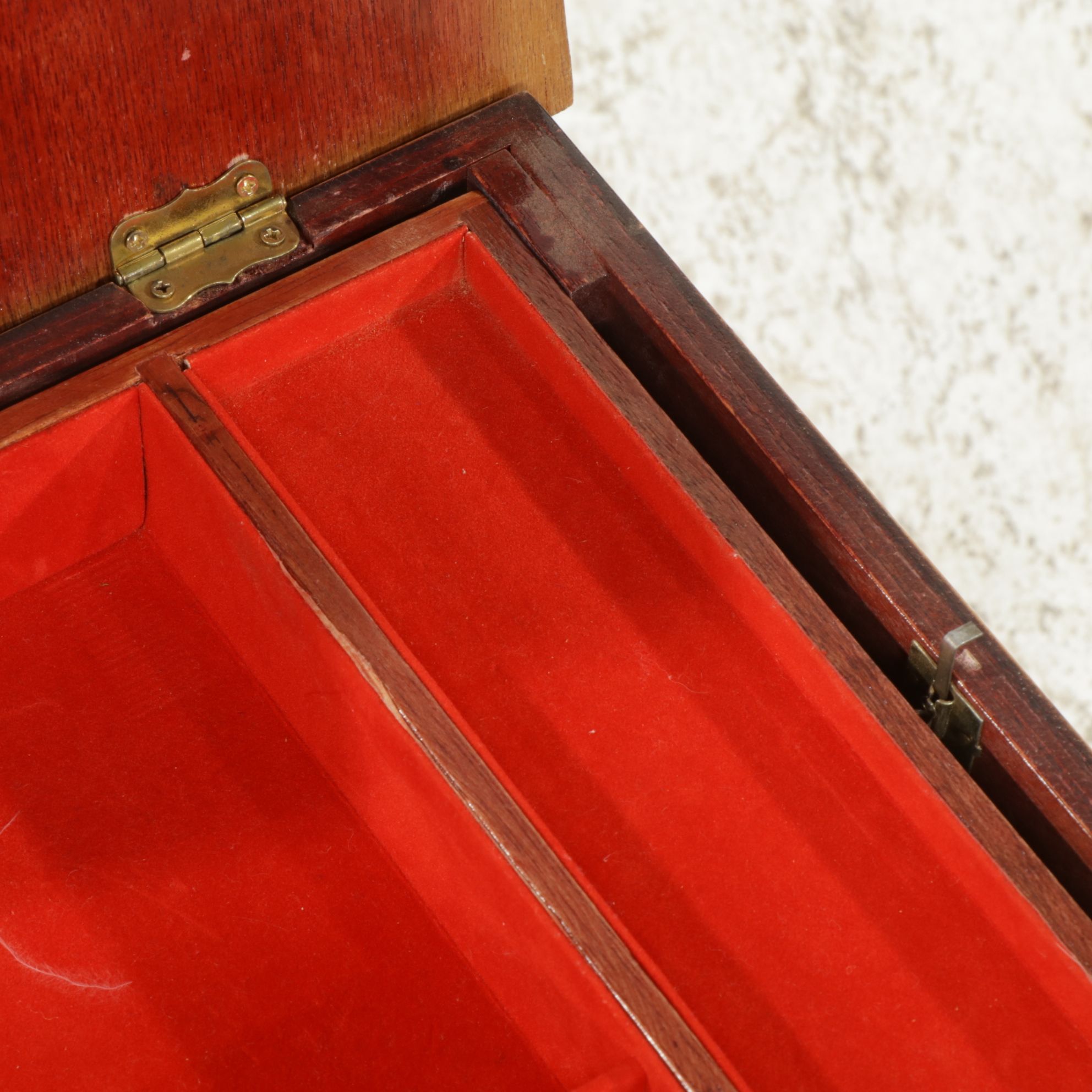 Decorative Crafts Jewelry and Music Box Table