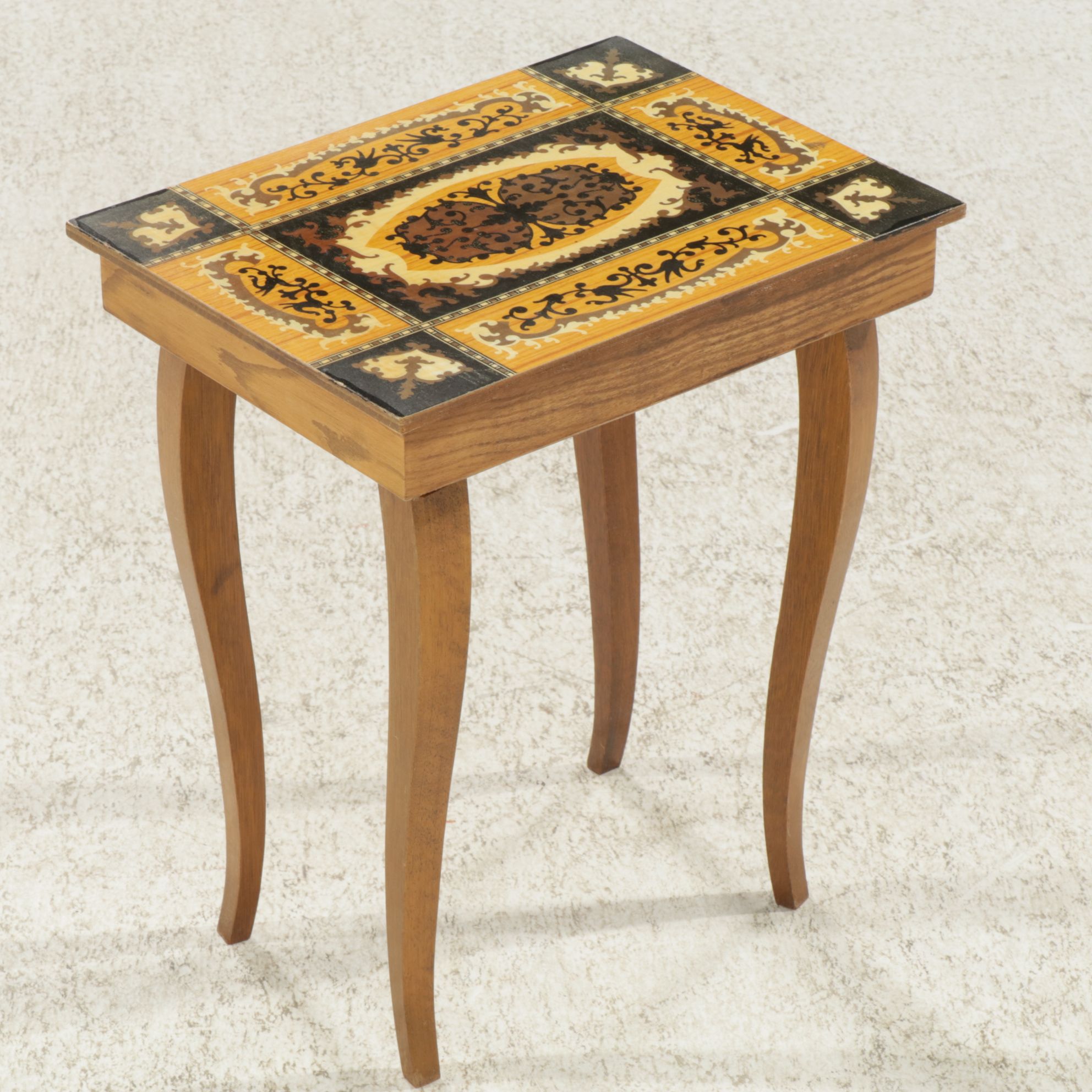 Decorative Crafts Jewelry and Music Box Table