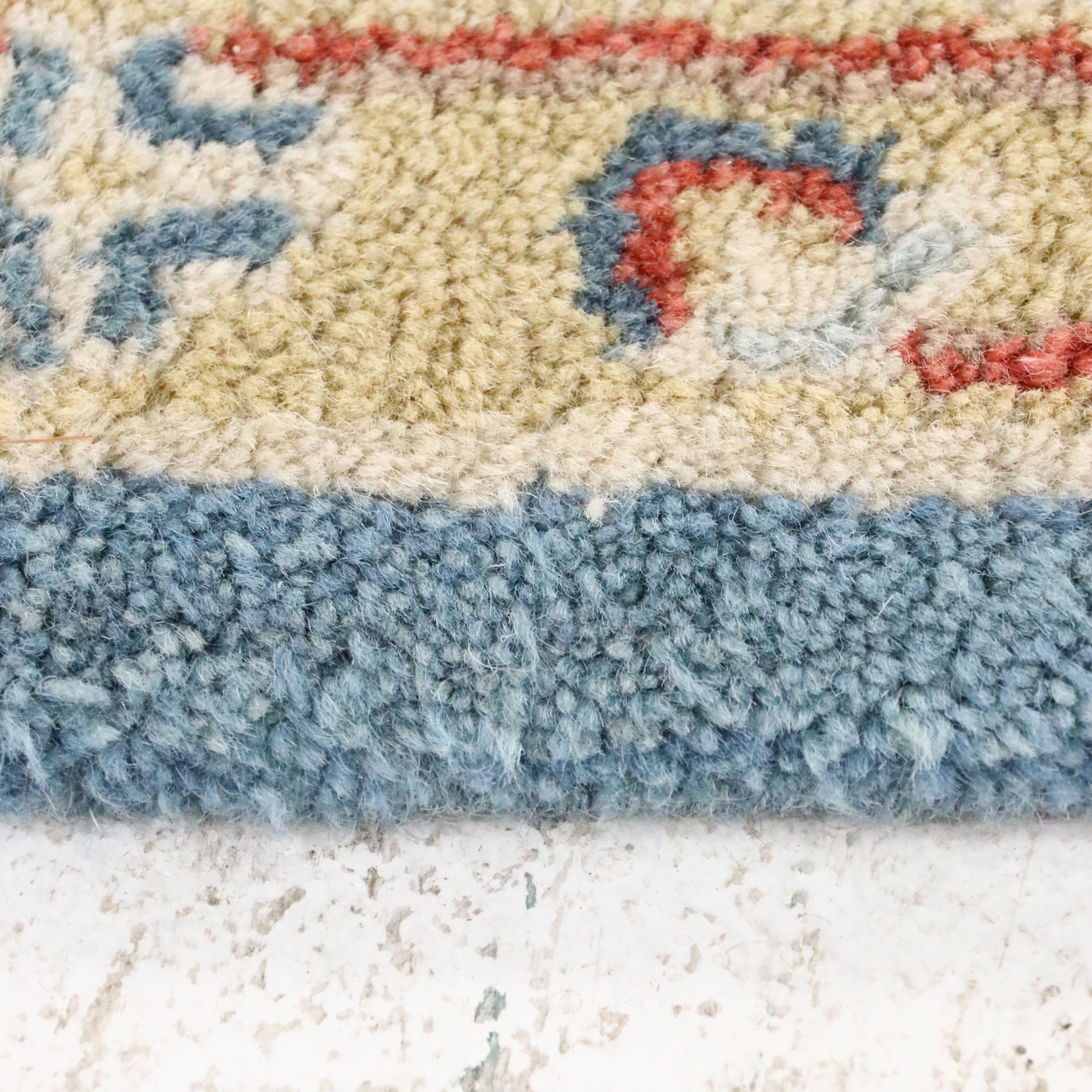 6' x 6' Hand-Tufted Safavieh "Antiquity" Area Rug