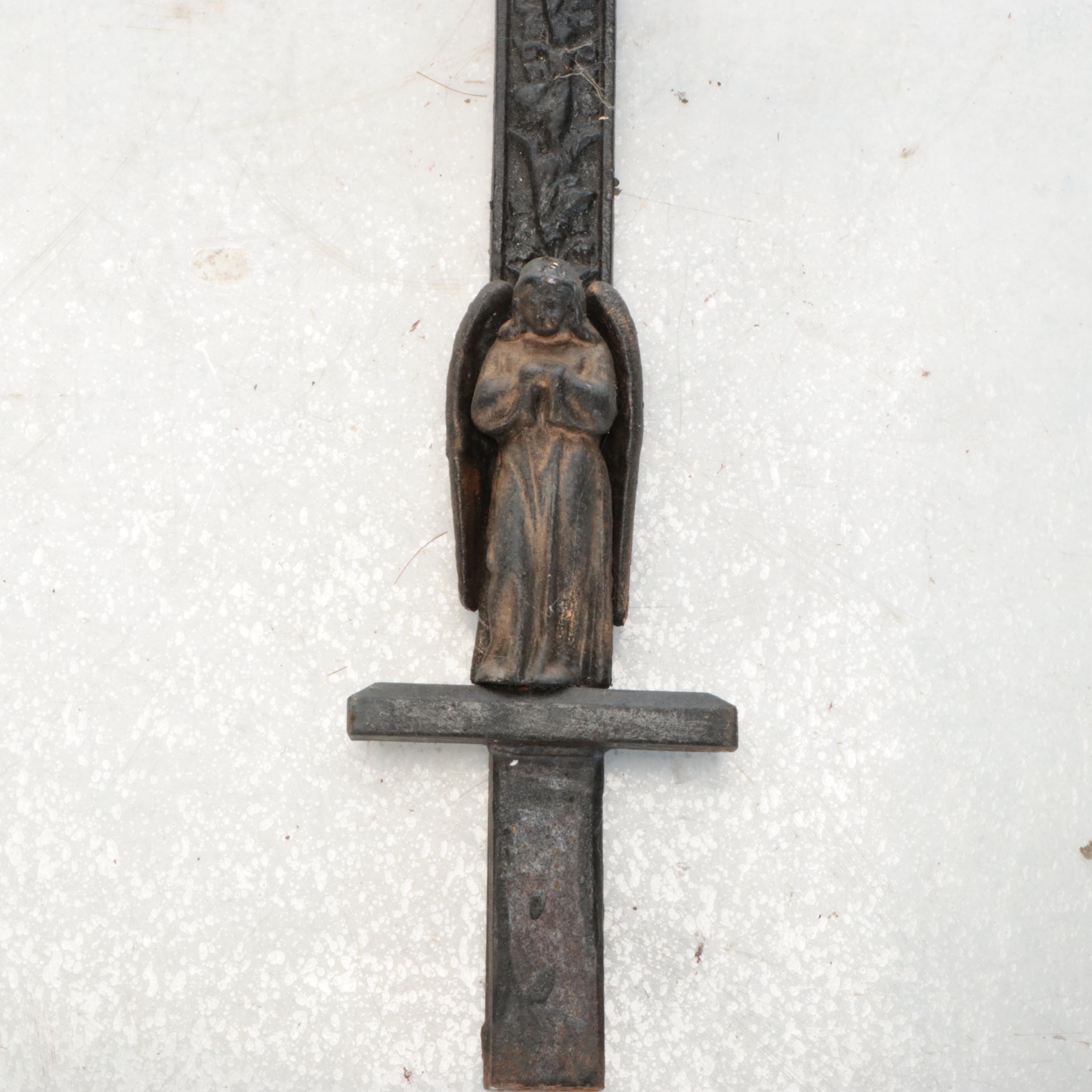 3'9 Cast Iron Crucifix