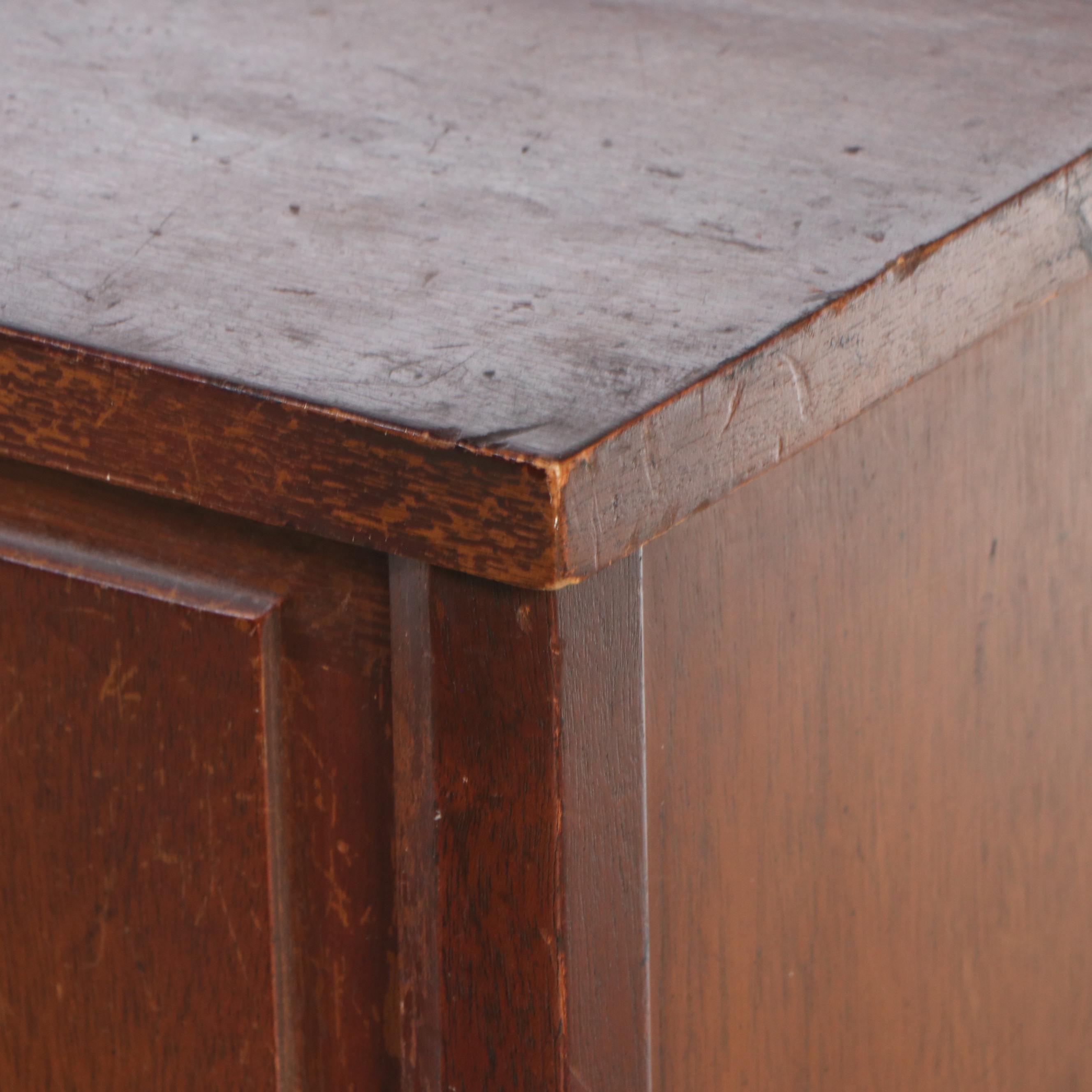 Mid Century Modern Walnut Chest of Drawers, Mid-20th Century