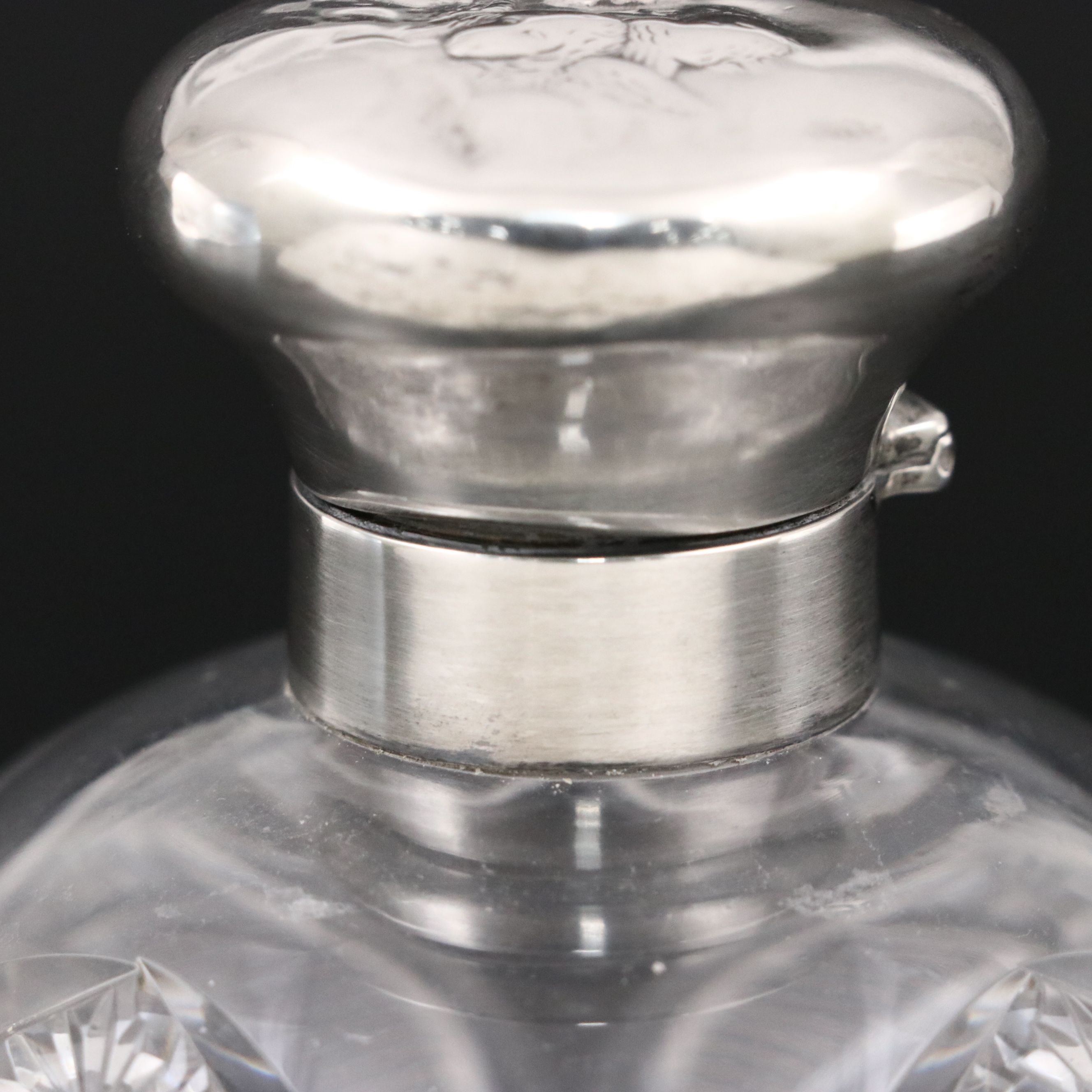 English William Comyns Sterling Silver and Cut Glass Scent Bottle, 1908