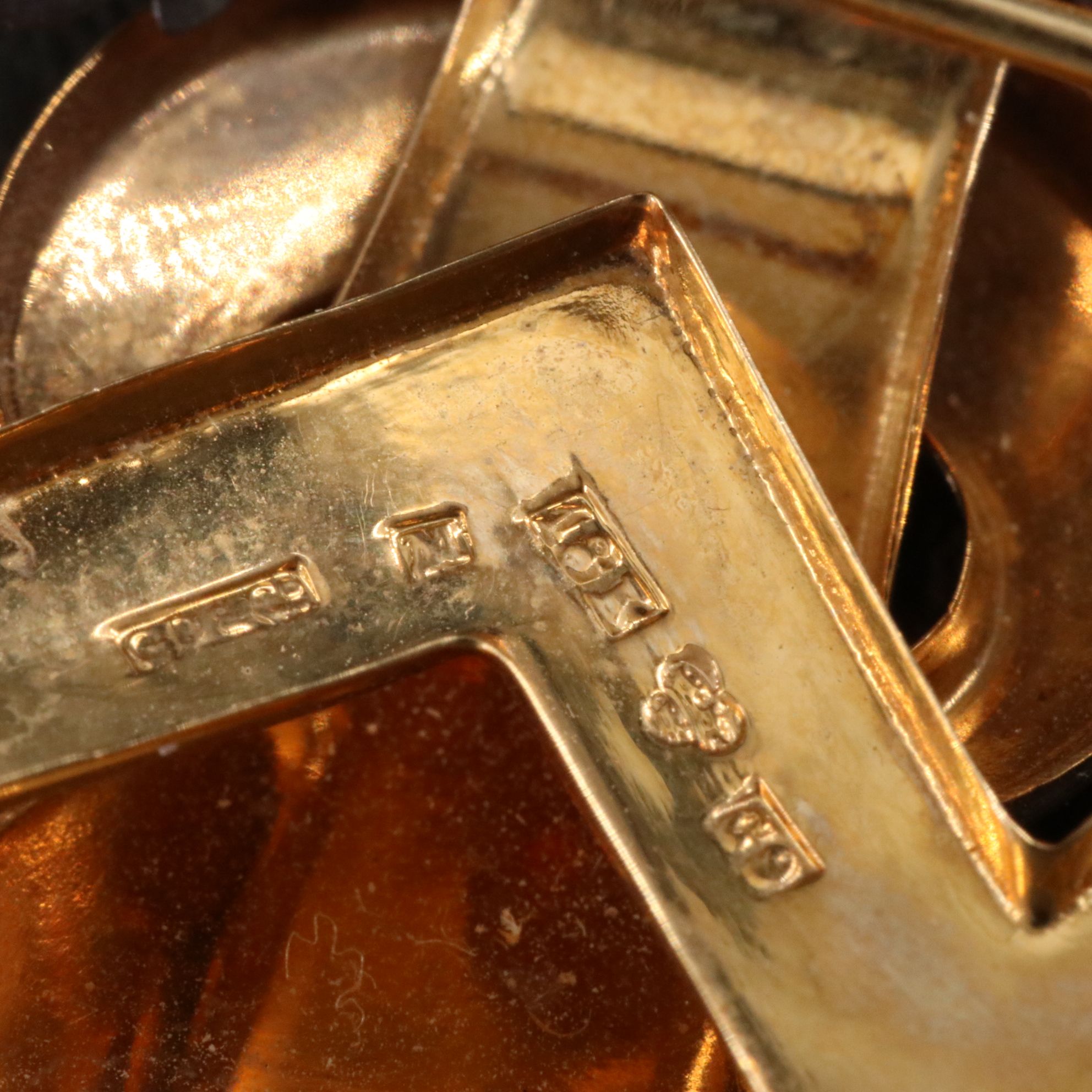 Victorian Gustav Dahlgren & Co.  18K Horseshoe and Buckle Brooch Pendant