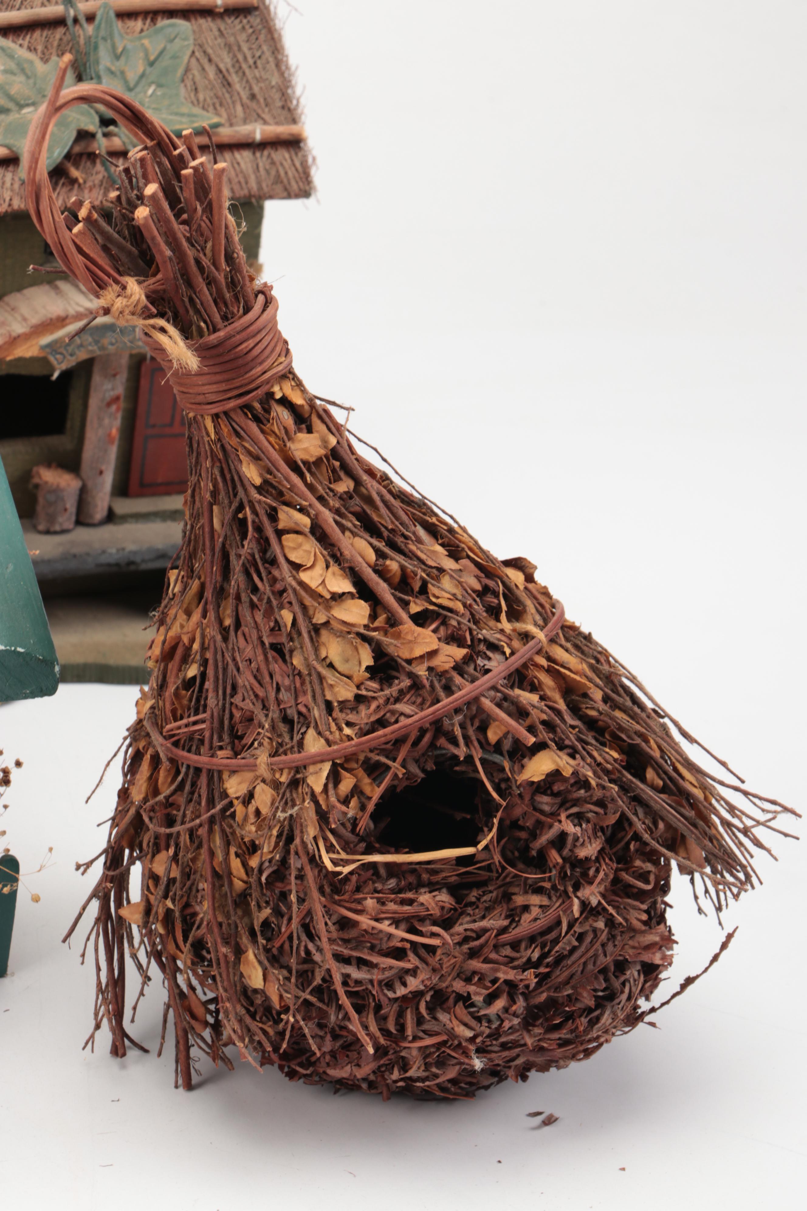 Paint-Decorated Wood Birdhouses with Rustic Style Kitchen Décor