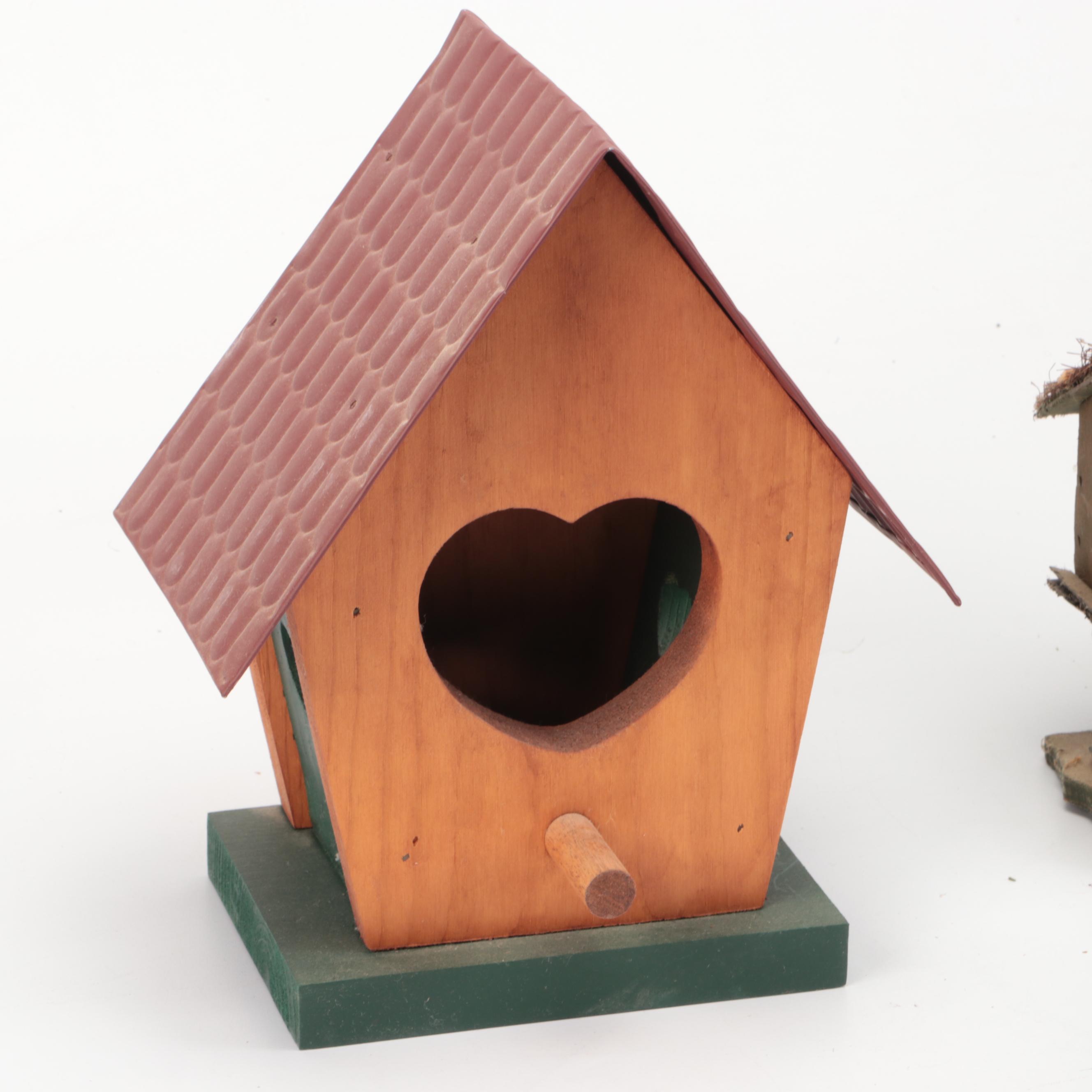 Paint-Decorated Wood Birdhouses with Rustic Style Kitchen Décor