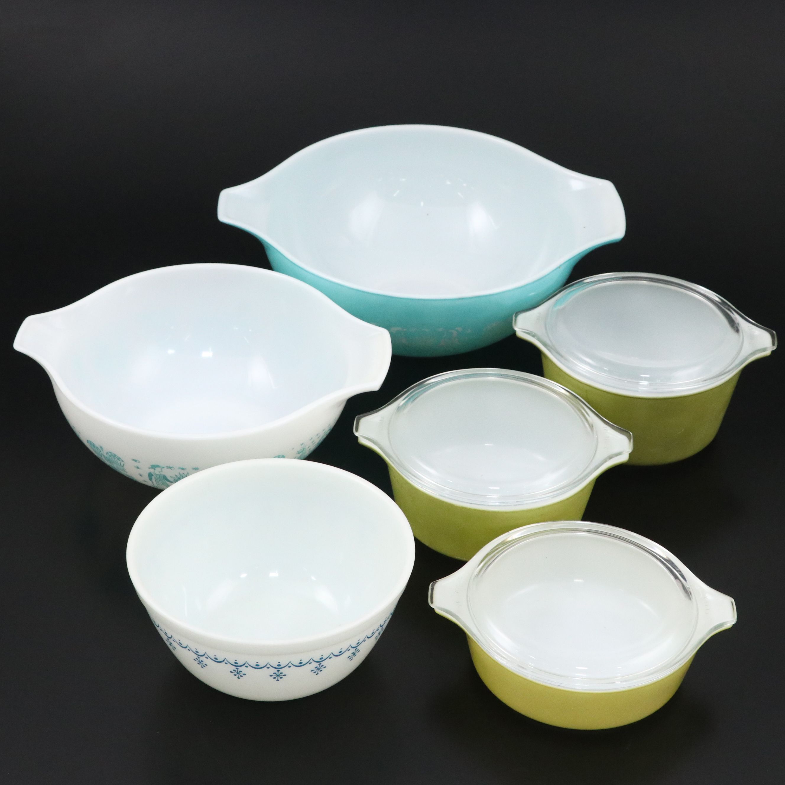 Pyrex "Butterprint" and "Snowflake" Mixing Bowls with Other Casserole Dishes