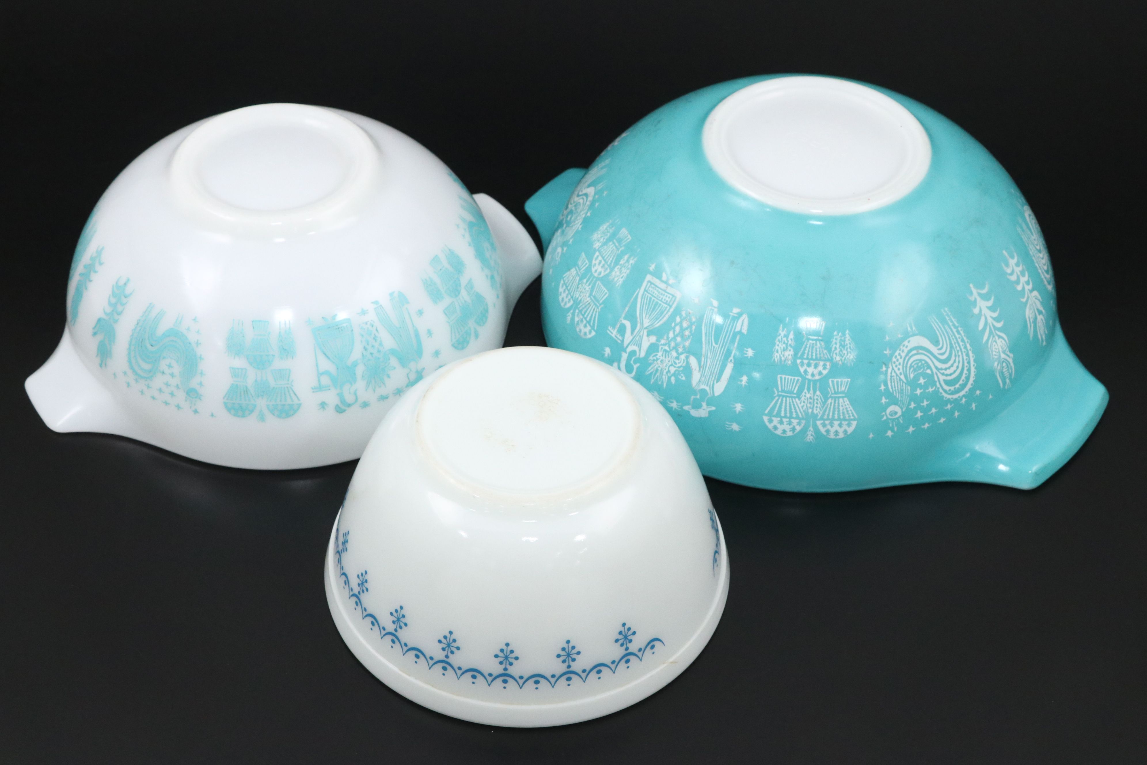 Pyrex "Butterprint" and "Snowflake" Mixing Bowls with Other Casserole Dishes