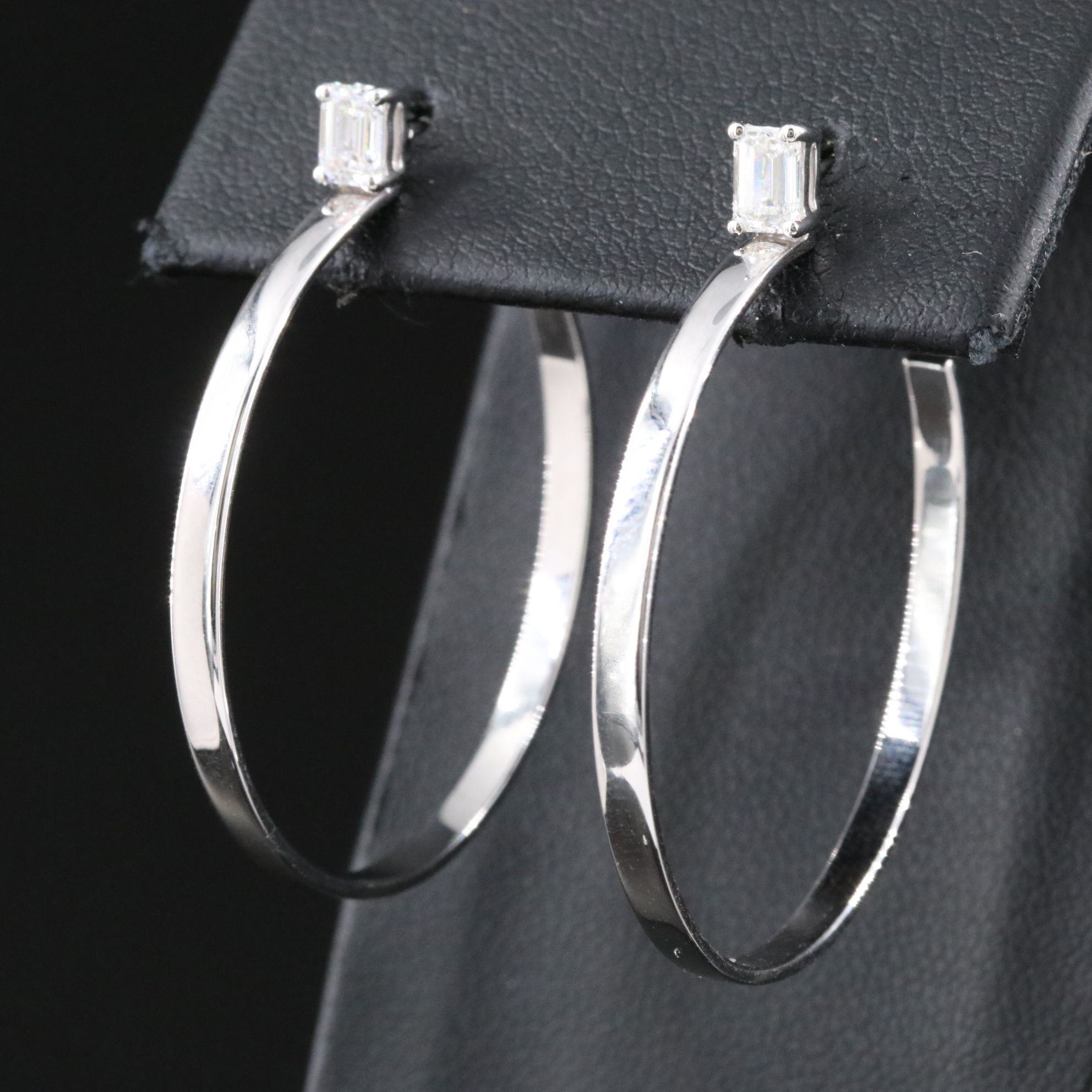 10K 0.66 CTW Lab Grown Diamond Hoop Earrings