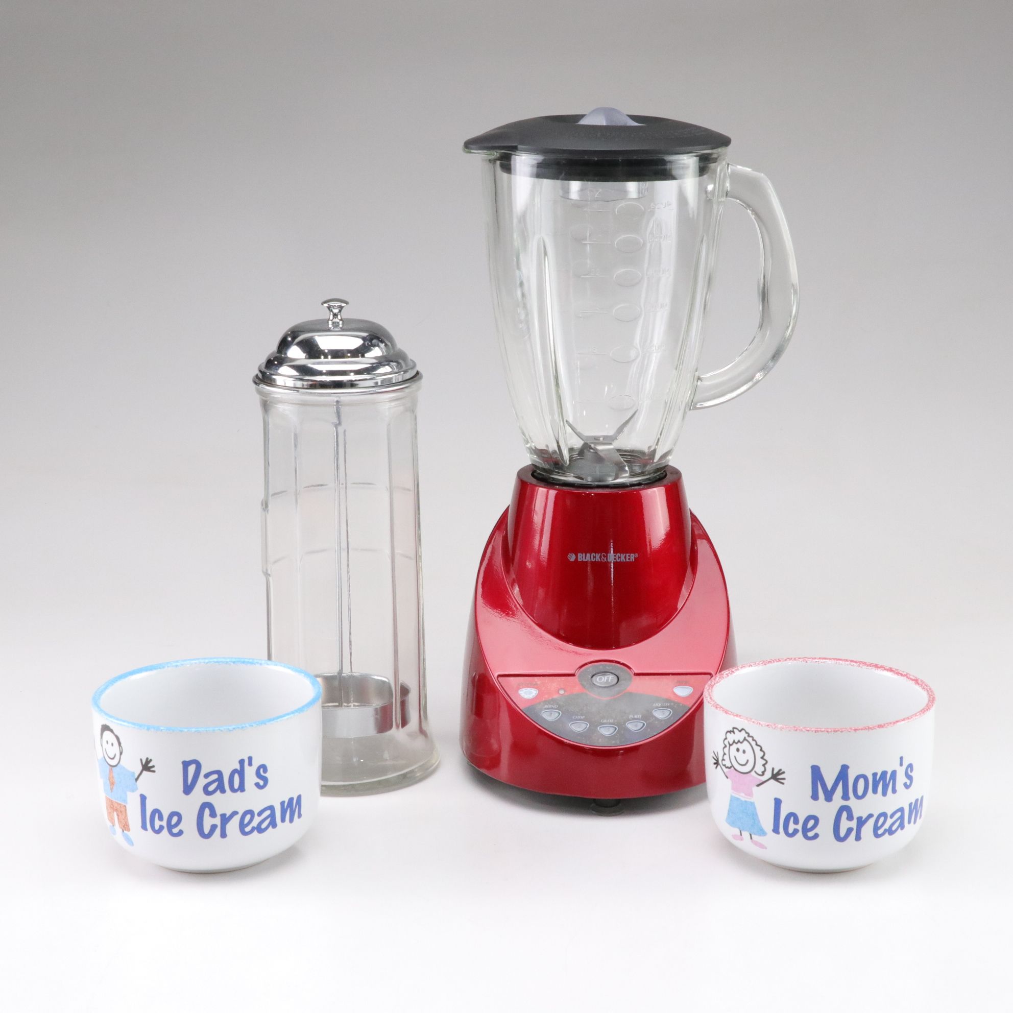 Black & Decker Blender with Tablecraft Straw Dispenser and Ice Cream Bowls